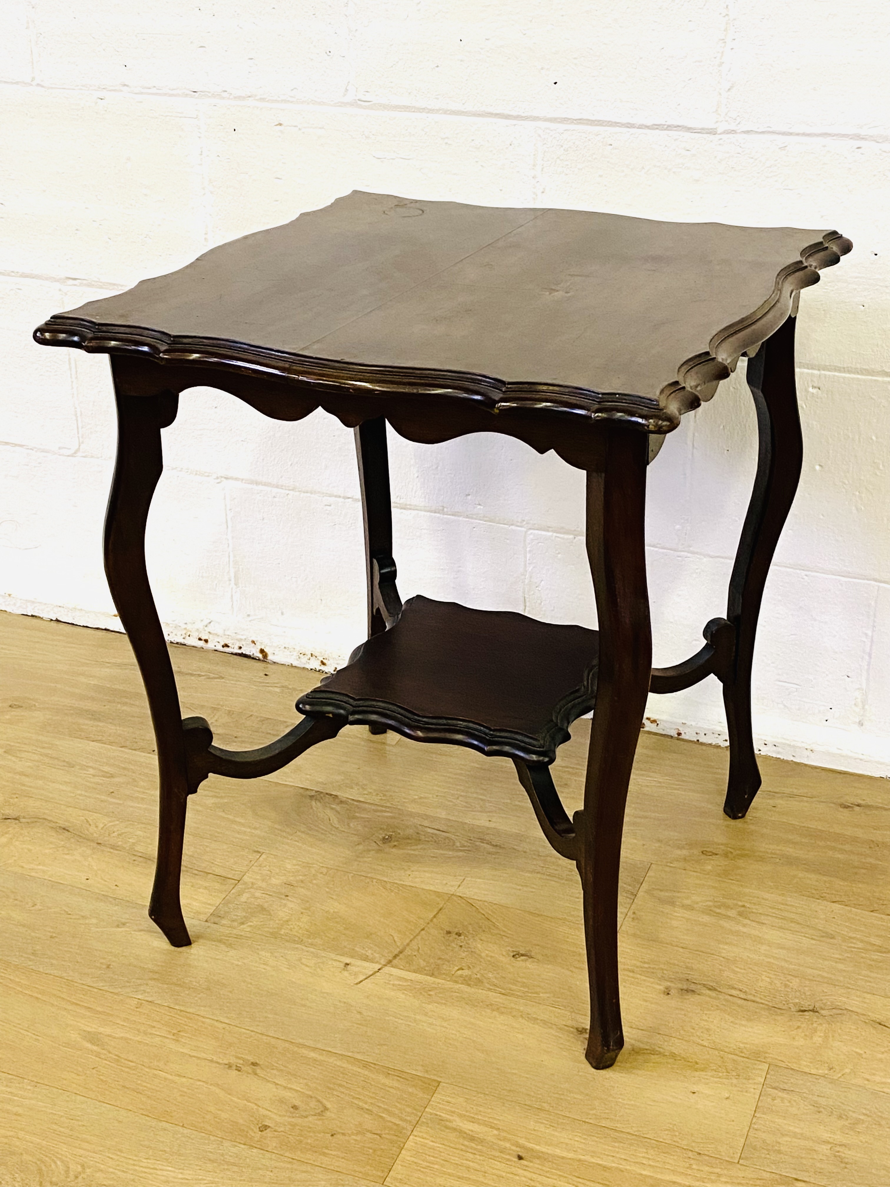 Mahogany display table - Image 2 of 5