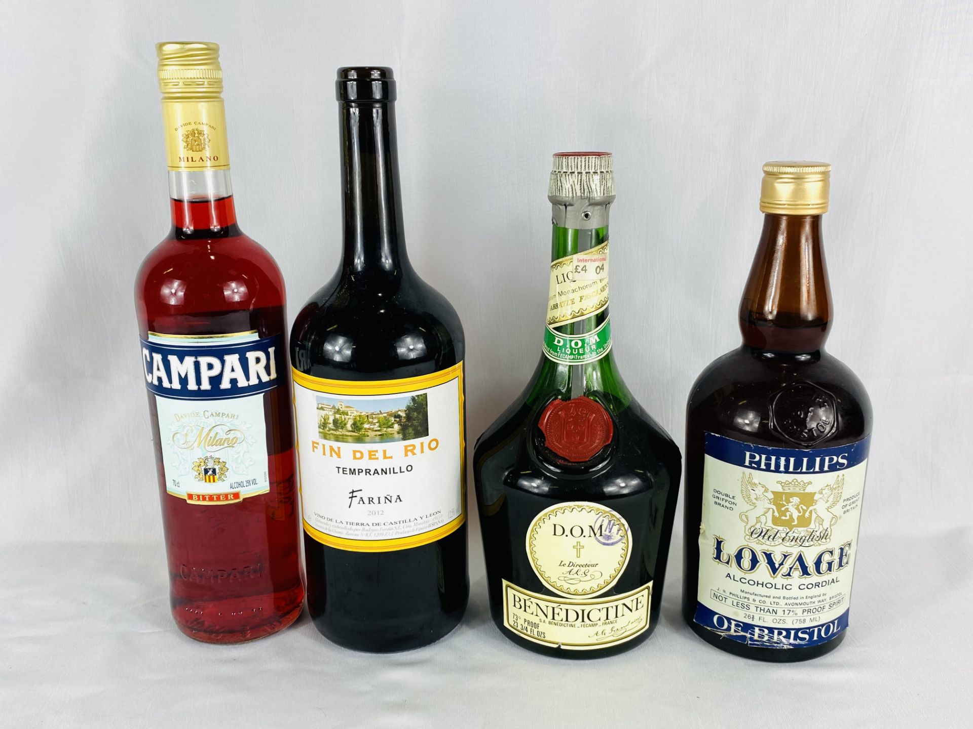 Bottle of Benedictine; Campari; Fin De Río Tempranillo; Old English Loveage. - Bild 5 aus 5