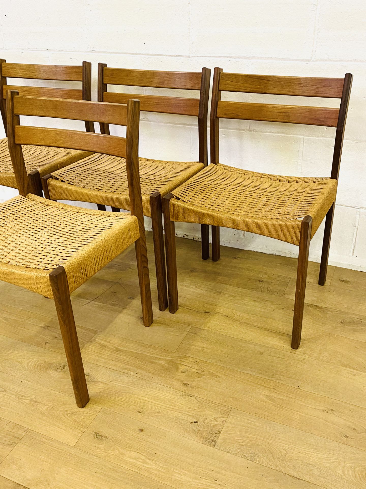 Set of four teak dining chairs together with two similar chairs - Image 5 of 7