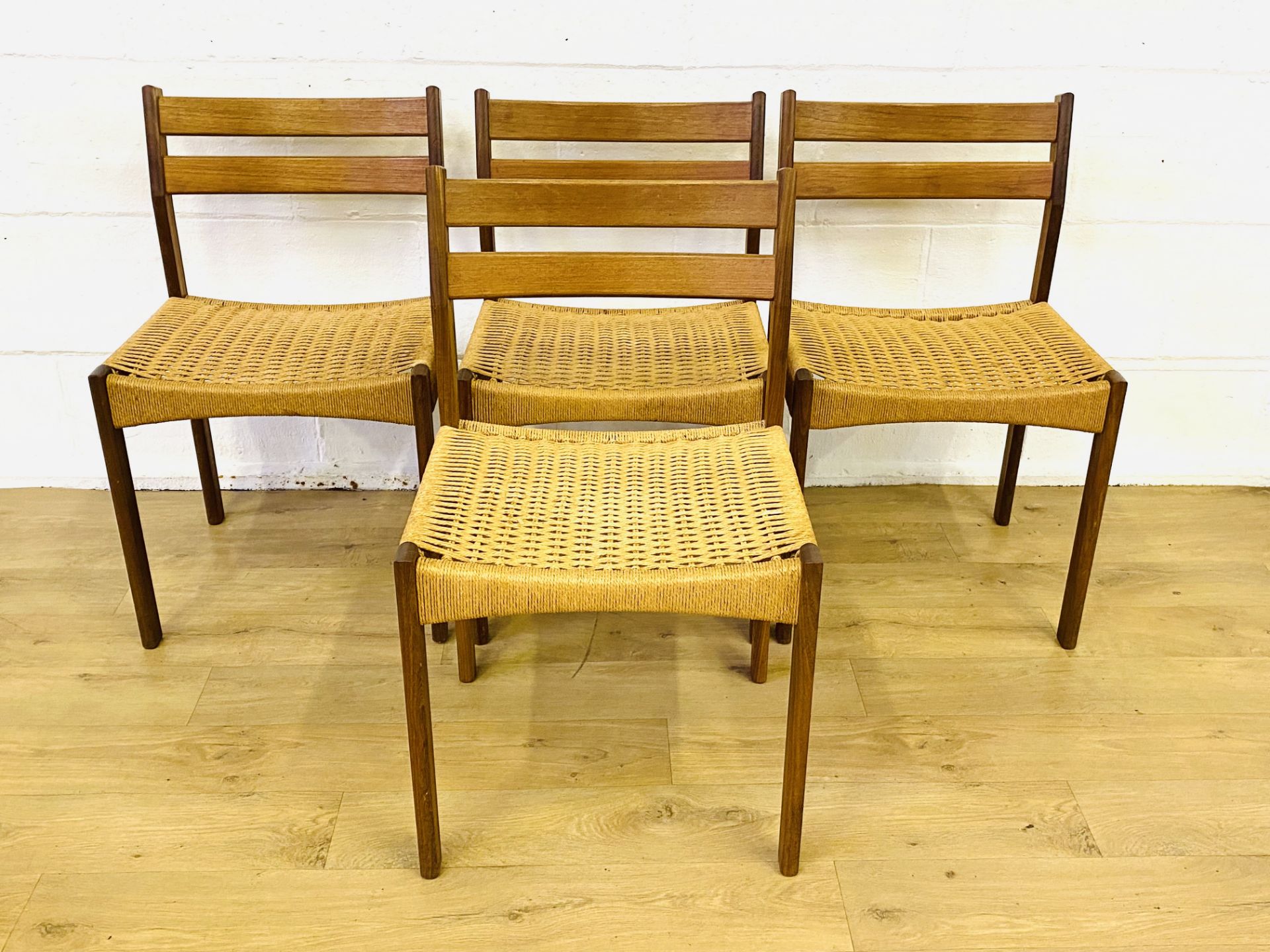 Set of four teak dining chairs together with two similar chairs - Image 4 of 7