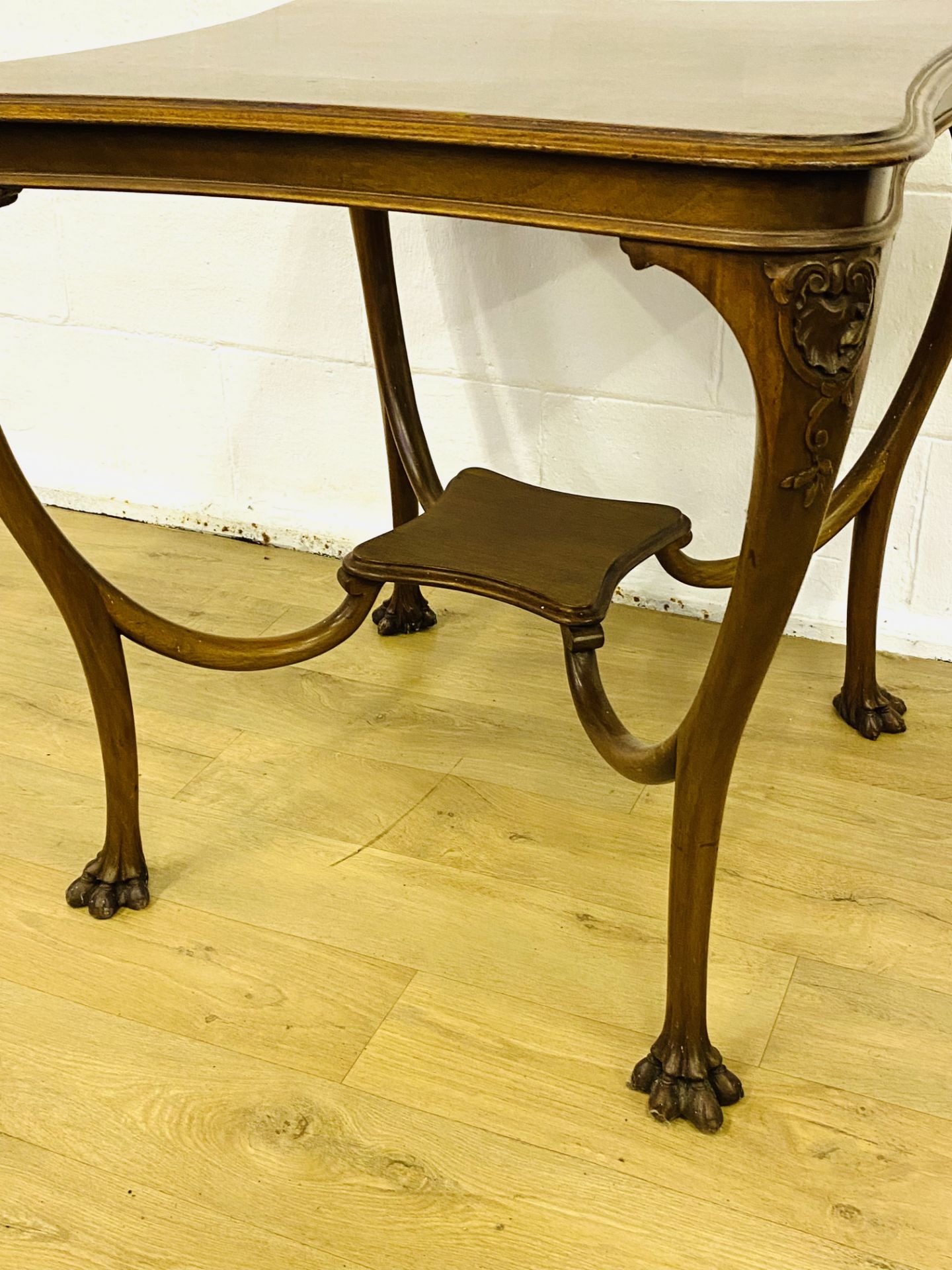 Victorian mahogany display table - Image 4 of 7
