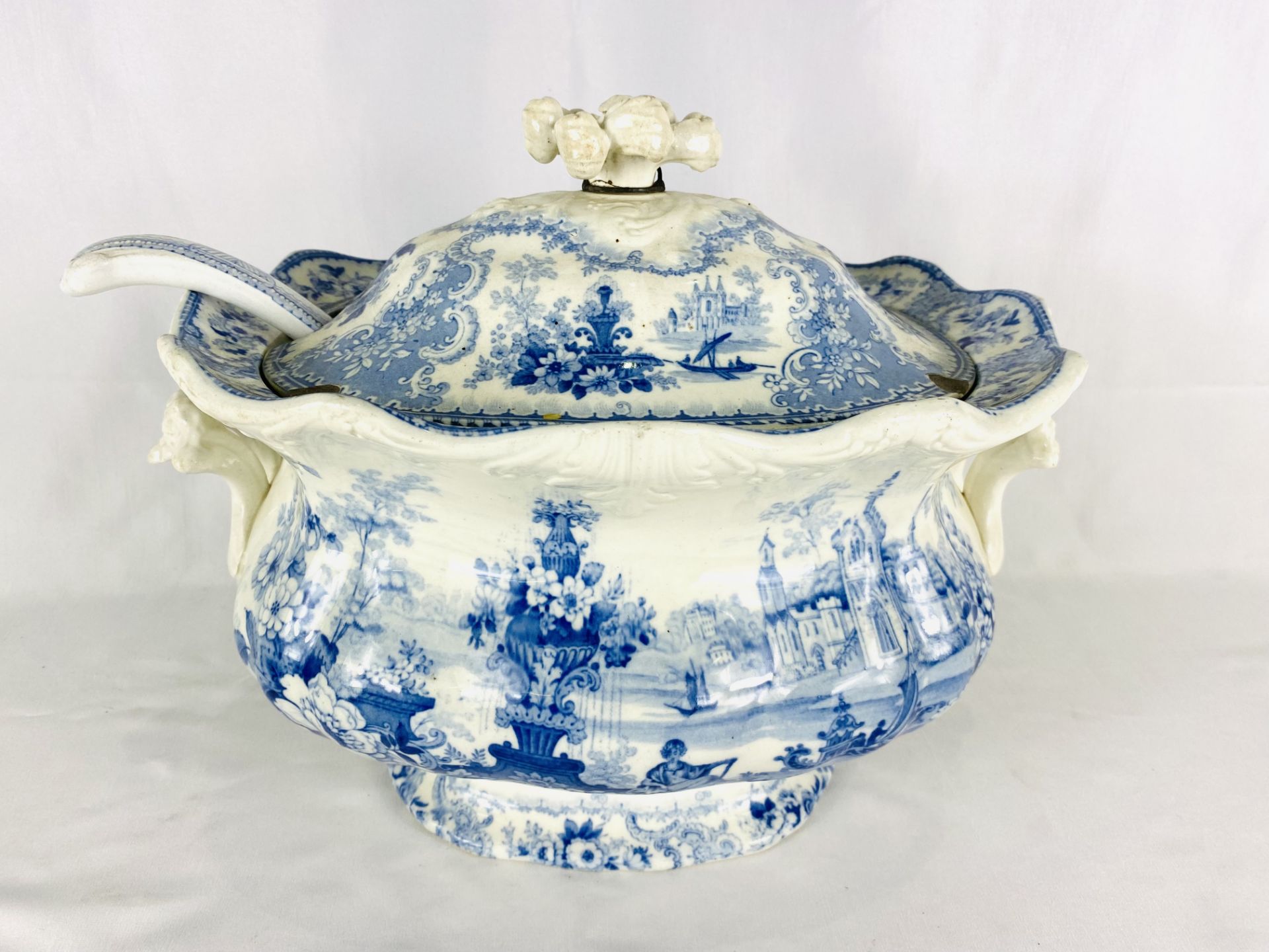 Blue and white tureen and other china - Image 4 of 5