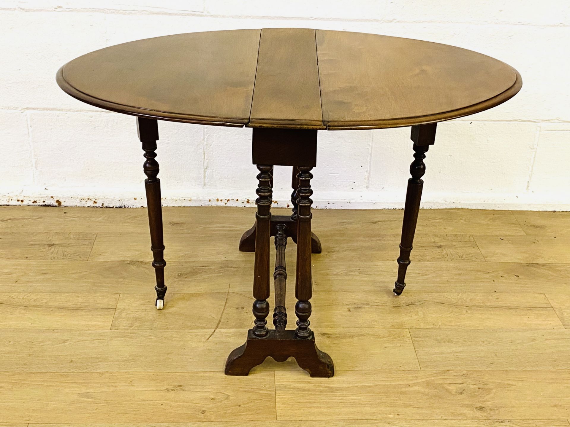 Mahogany dropside table - Image 3 of 4