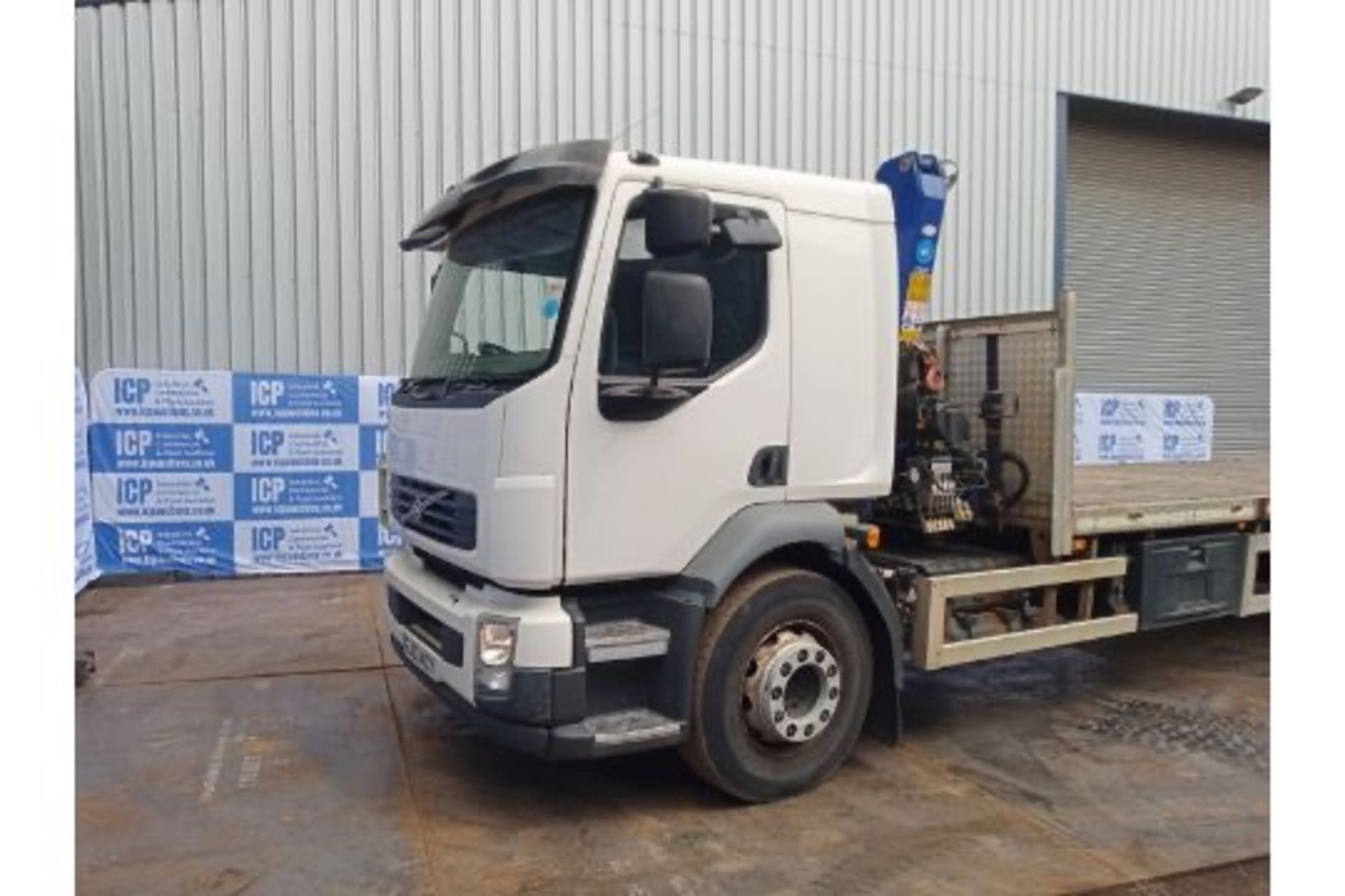 Volvo FL240 Auto, 2013 reg, Dropside Flat with a 2017 PM 6022 Crane mounted - Image 4 of 23