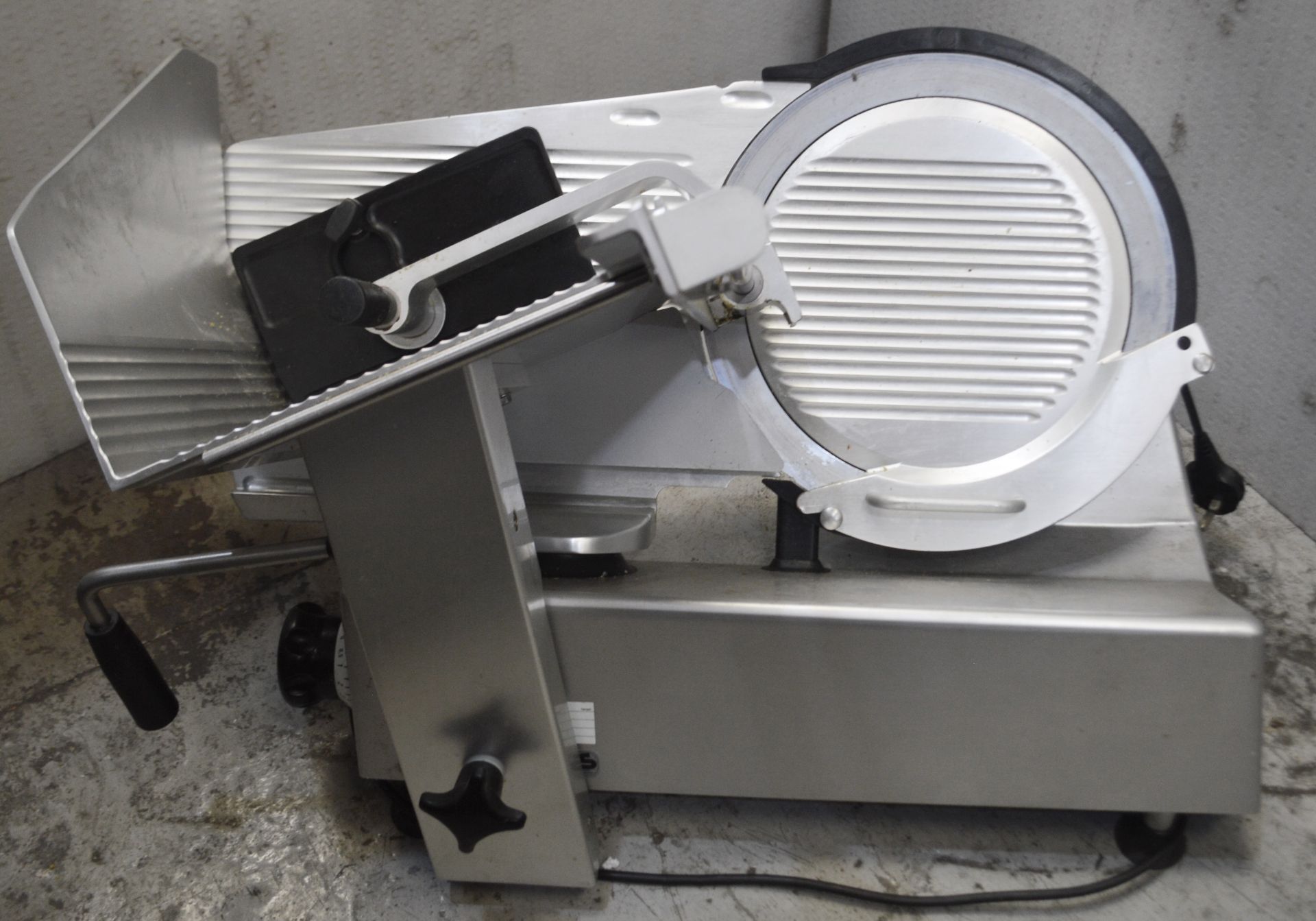 1 x Bizerba BJ2016 Manual Gravity 12 Inch Commerial Meat Slicer - Recently Removed From a Commercial - Image 3 of 4