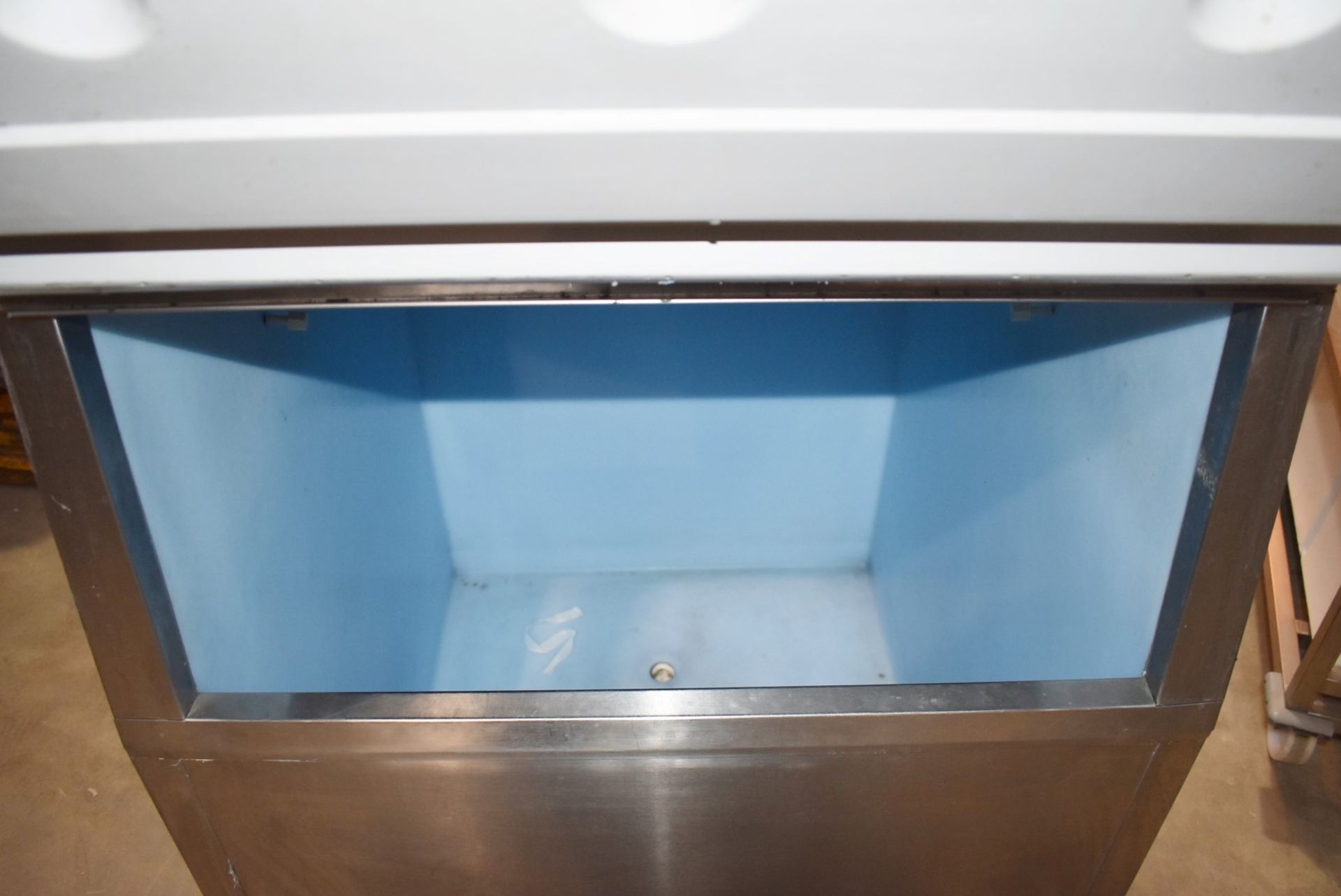 1 x Hoshizaki FM-480AFE Ice Machine - Produces Upto 480kg of Ice Flakes Per Days - Includes Large - Image 6 of 12