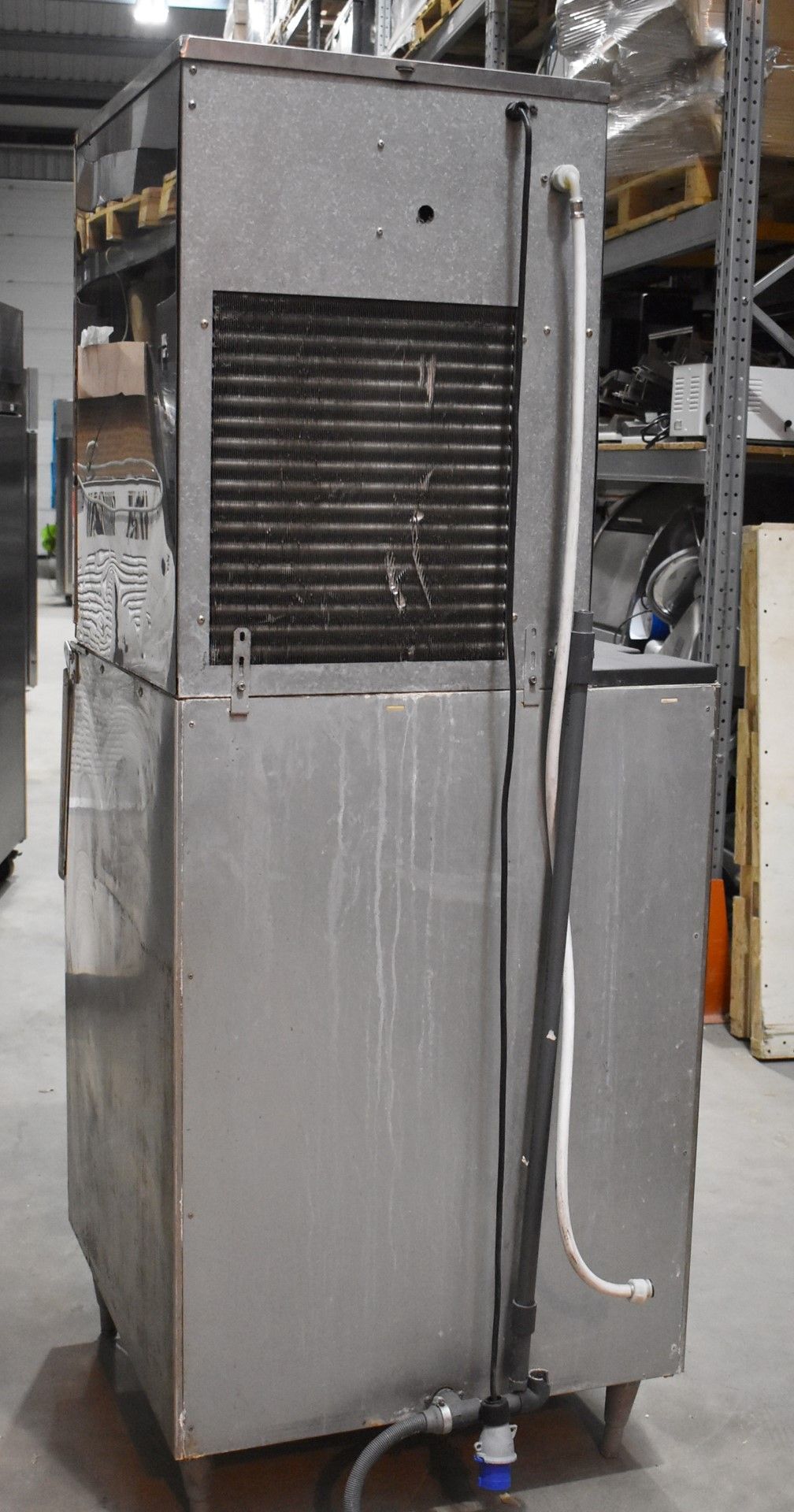 1 x Hoshizaki FM-480AFE Ice Machine - Produces Upto 480kg of Ice Flakes Per Days - Includes Large - Image 9 of 12