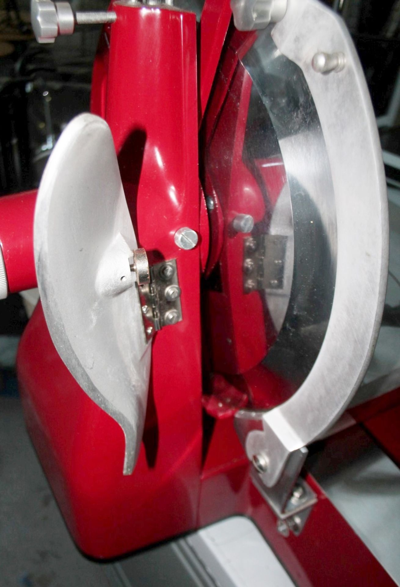 1 x SURE SLICE Commercial Traditonal Flywheel (Volano) Manual Slicer - Heavy Duty Model: - Image 15 of 20