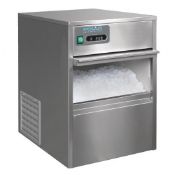 1 x Polar T316 Countertop Ice Machine - Features 20kg Output Bullet Ice, 145 Watt Power, Auto Fill