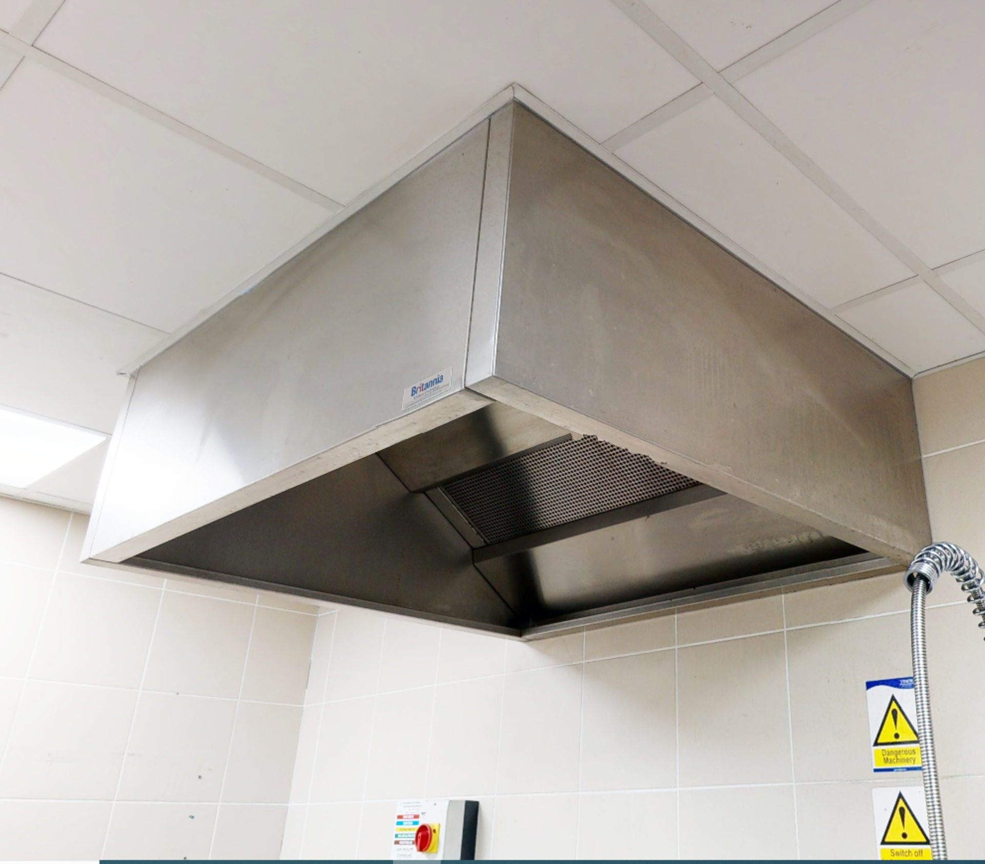 1 x Commercial Stainless Steel Extraction Canopy - CL701 - Location: Ashton Moss, Manchester, OL7 - Image 7 of 8