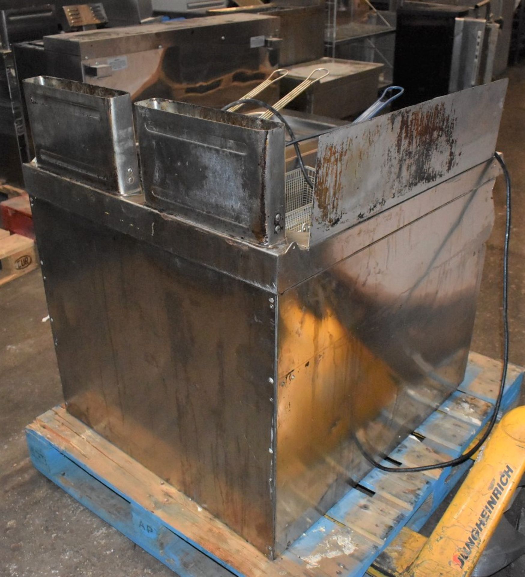 1 x Angelo Po Twin Tank Commercial Fryer - Includes Baskets - Removed From a Commercial Kitchen - Image 7 of 17