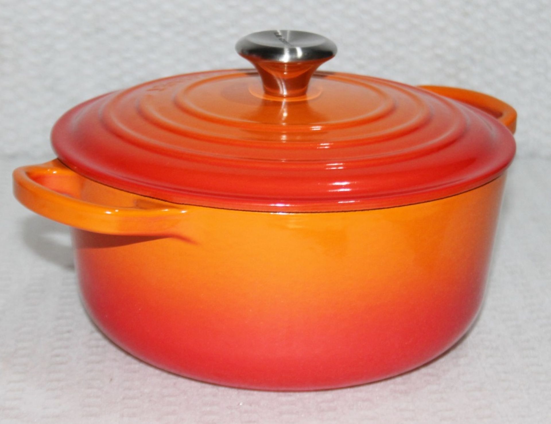 1 x LE CREUSET Cast Iron 20cm Signature Round Casserole Dish With Lid In Volcanique Flame Orange - - Image 6 of 12