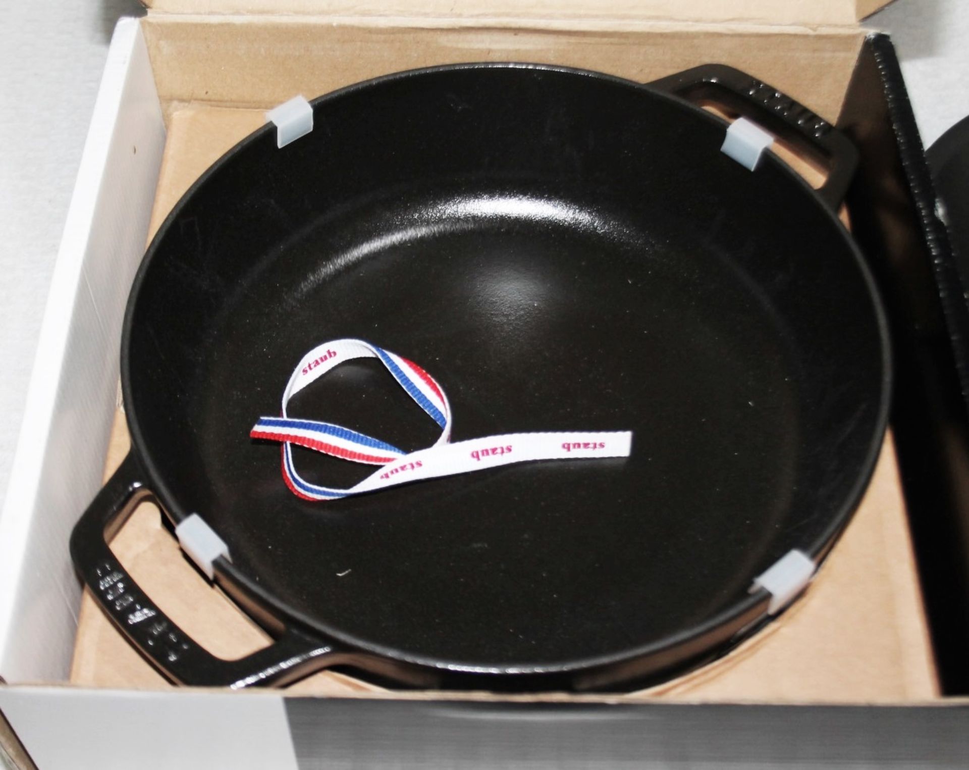 1 x STAUB Black Round Chistera Braiser Sauté Pan (24cm) - Original Price £199.00 - Unused Boxed - Image 6 of 9