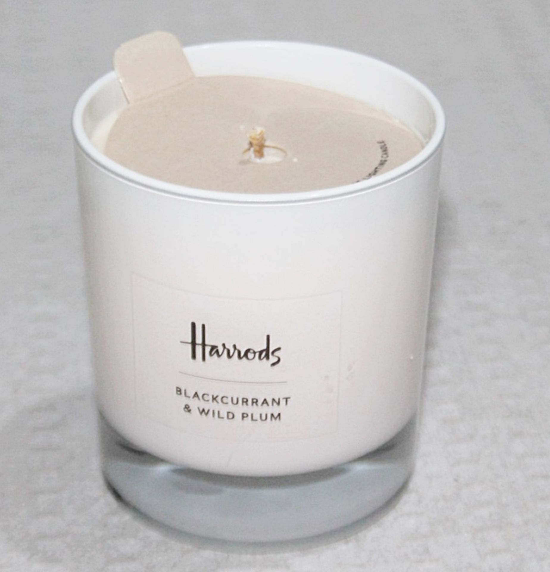 1 x HARRODS Branded Blackcurrant And Wild Plum Candle (230g) - Unused Boxed Stock - Ref: HHW370/ - Image 3 of 5