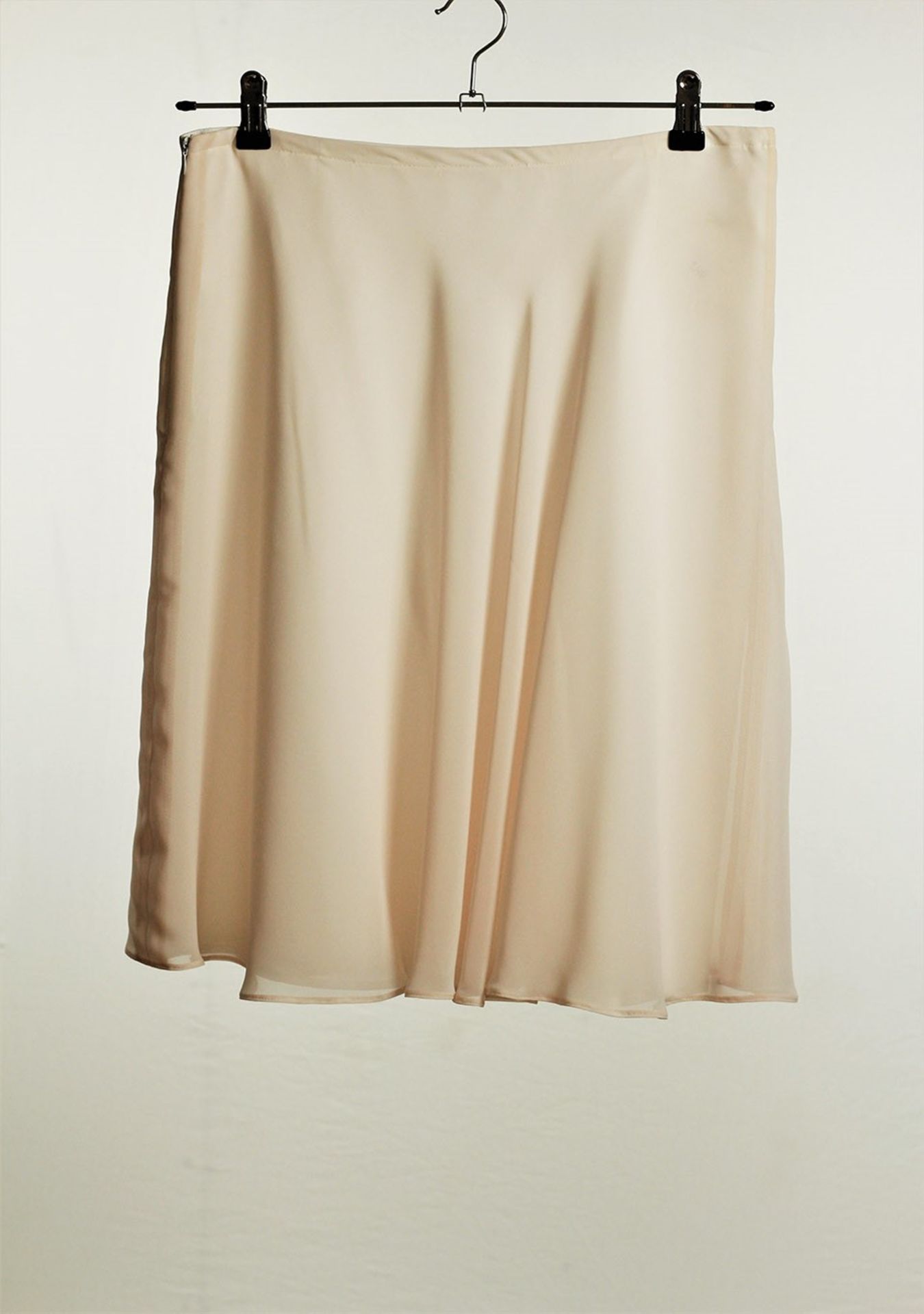 1 x Boutique Le Duc Pearl Pink Skirt - From a High End Clothing Boutique In The - Image 5 of 10