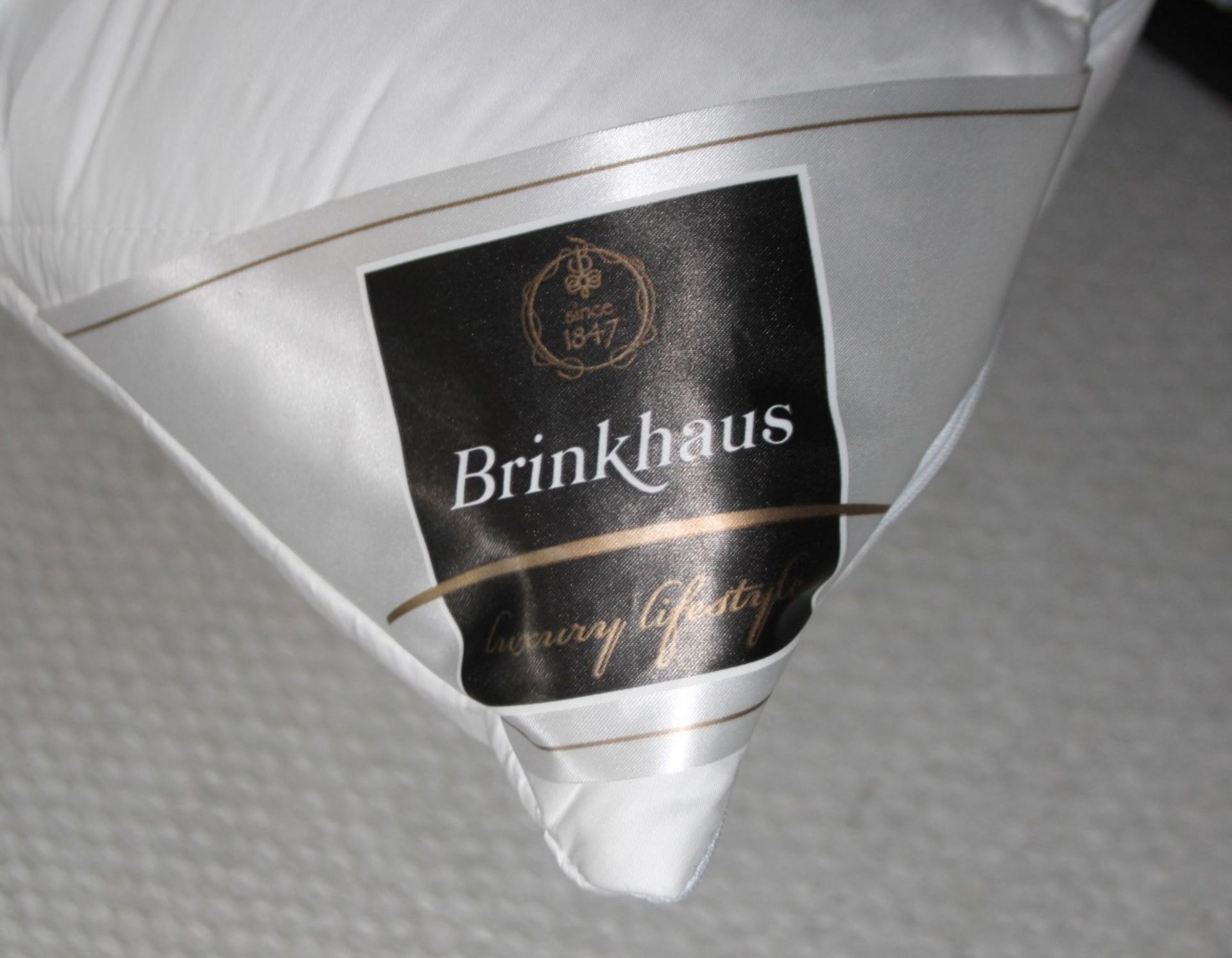 1 x BRINKHAUS 'Climasoft Outlast' Luxury Pillow (Firm) - Dimensions: 50cm x 90cm - Original Price £ - Image 6 of 8