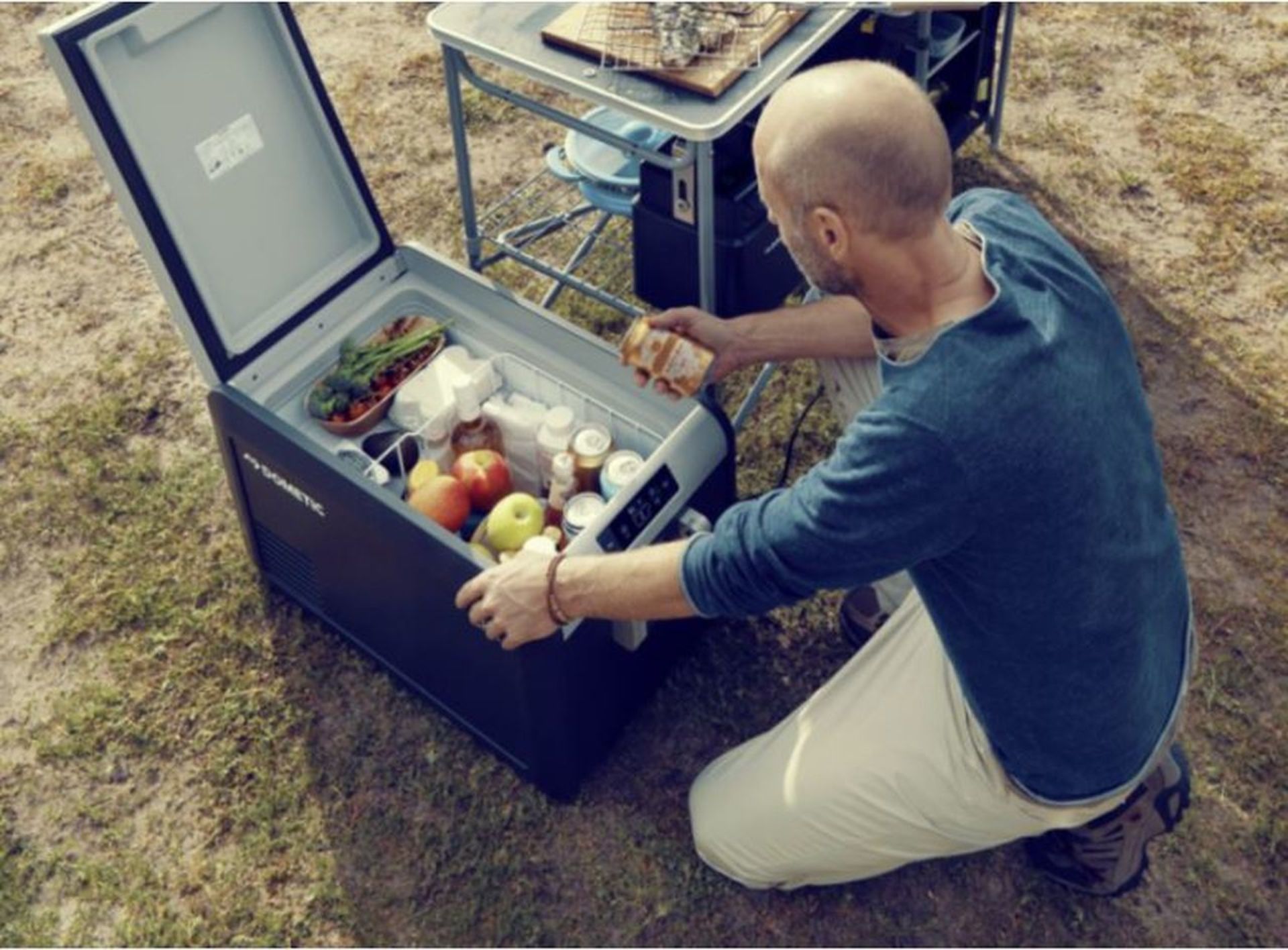 1 x Dometic CFX3 35 Portable 32l Compressor Cooler and Freezer - Perfect For Cooling The Christmas - Image 3 of 11