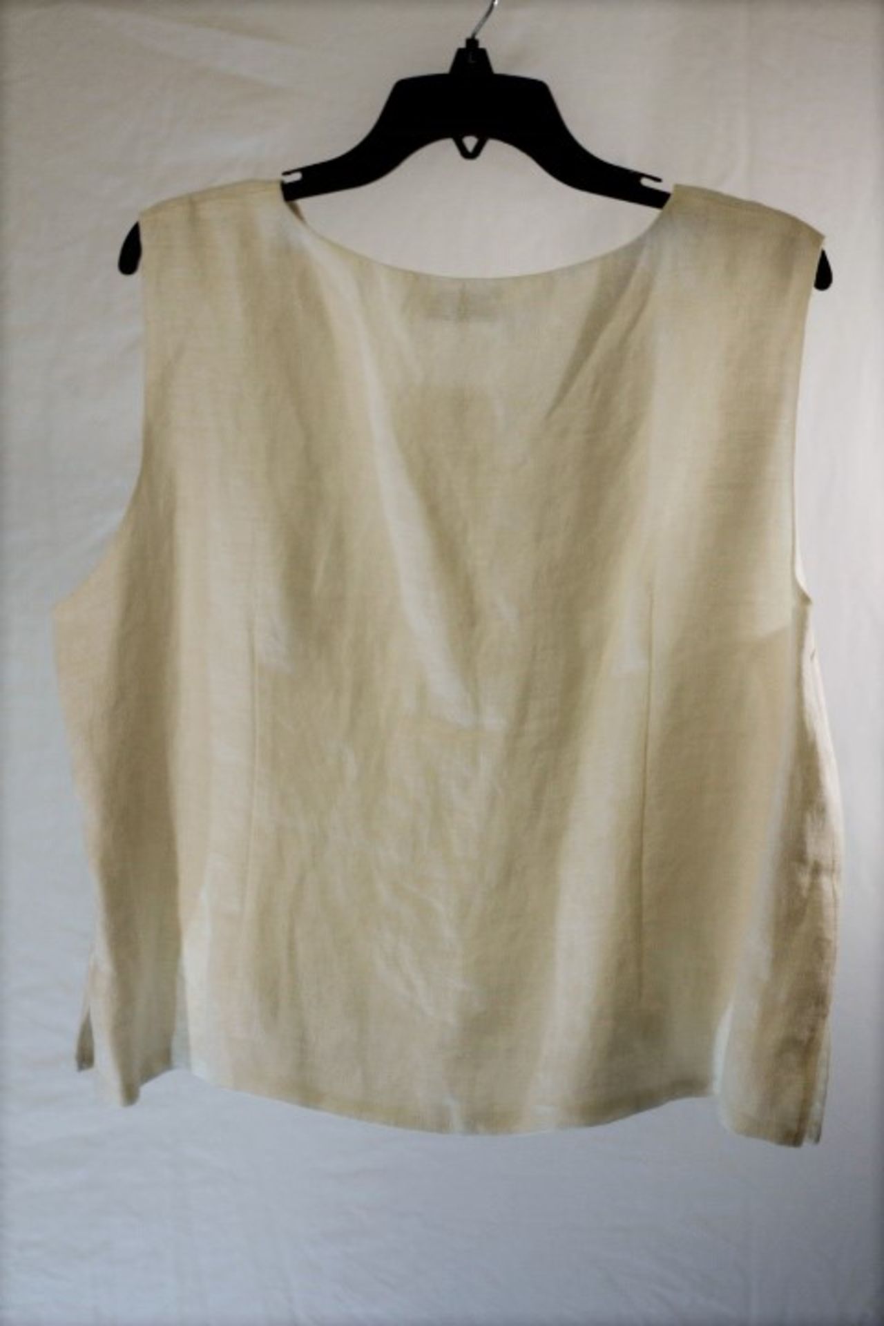 1 x Constantin Paris White Top - Size: 24 - Material: Acetate, Acrylic, Cotton, Fibre, Polyester, - Image 7 of 8