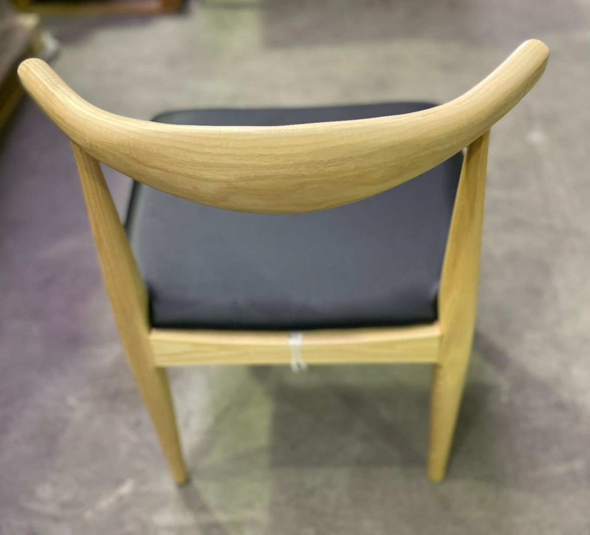 4 x Hans Wegner Inspired Elbow Chair - Solid Wood With Light Stain Ash Finish And Black Seat Pad - - Image 5 of 7