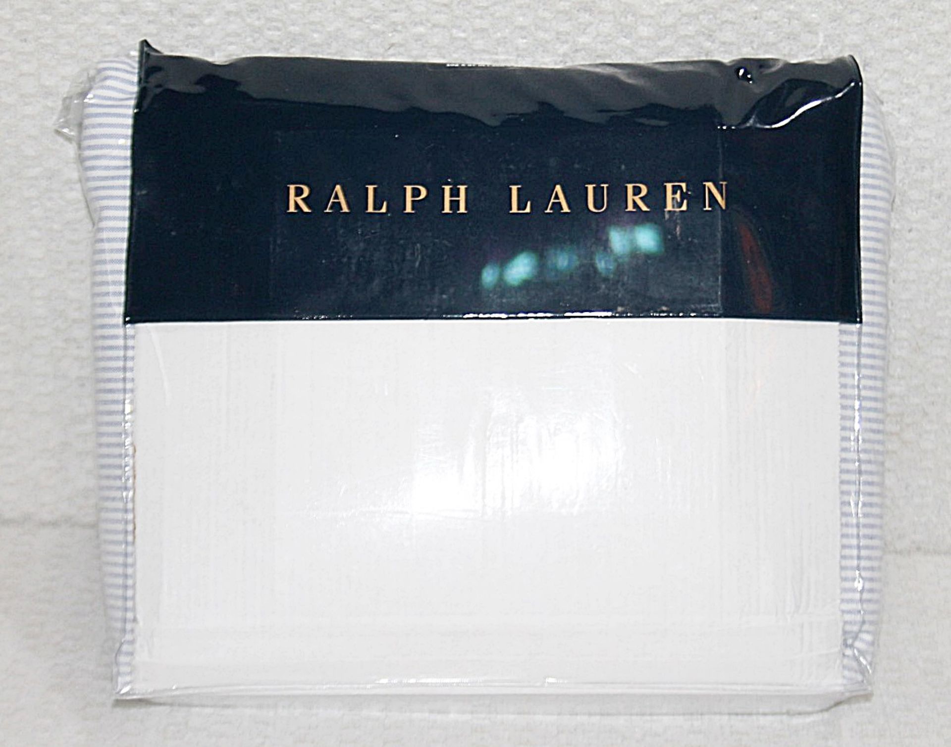 1 x RALPH LAUREN HOME 'Oxford Blue' Cotton Super King Duvet Cover (260cm x 220cm) - Original - Image 2 of 5