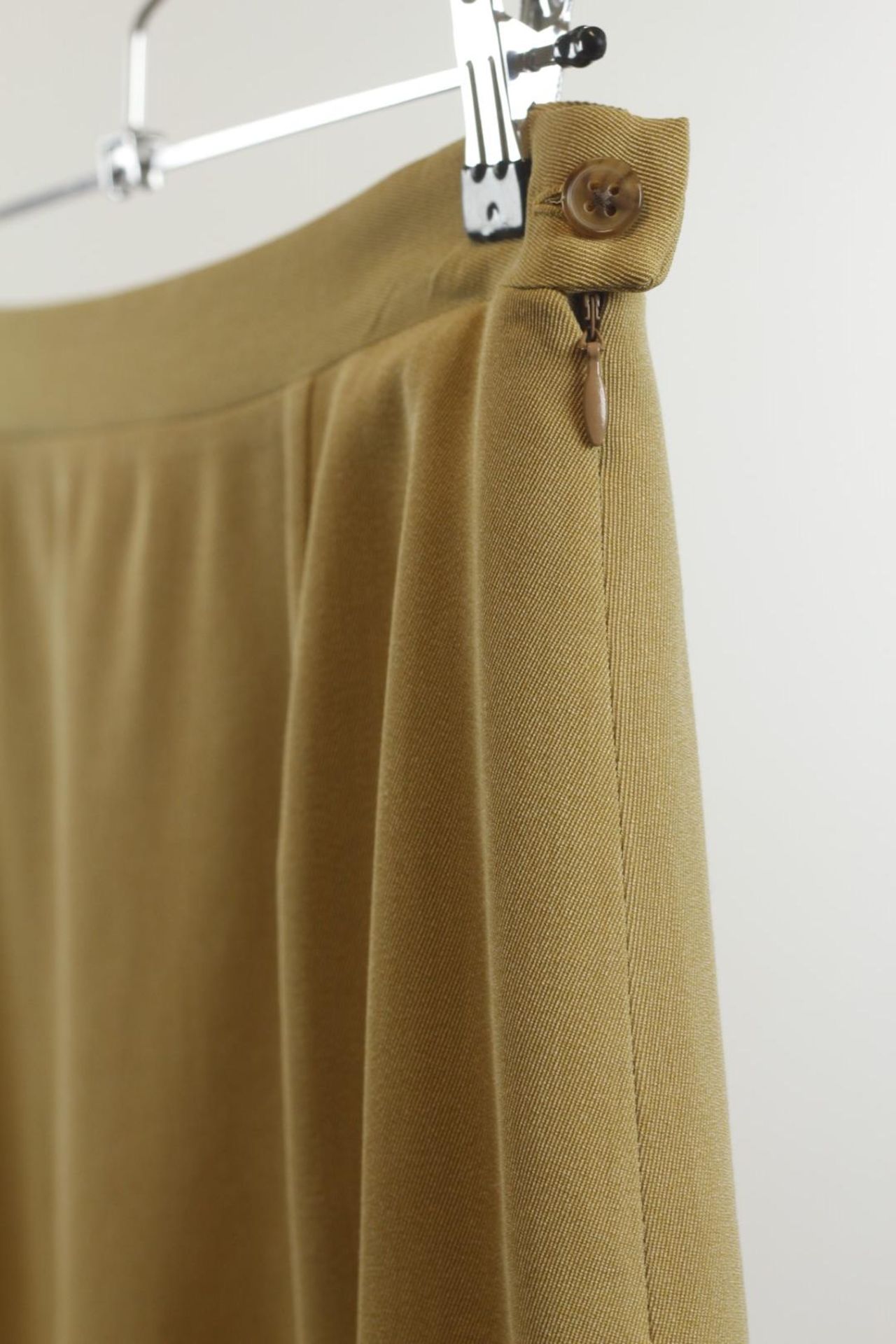 1 x Belvest Mustard Skirt - Size: 18 - Material: 75% Wool 25% Cotton. Lining 100% Rayon - From a - Image 2 of 7