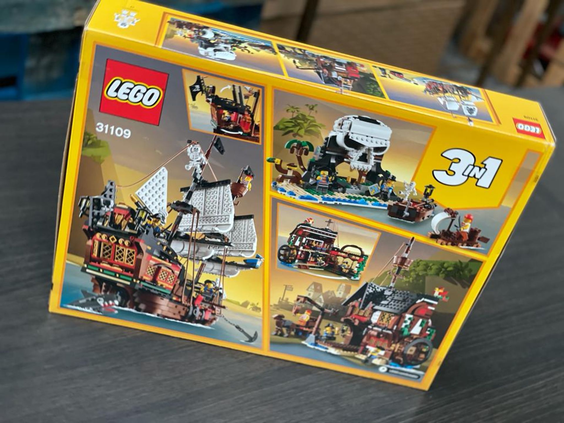 1 x Lego 31109 Creator 3in1 Pirate Ship, Inn & Skull Island Toy Set - Brand New -  Original RRP £ - Image 3 of 5