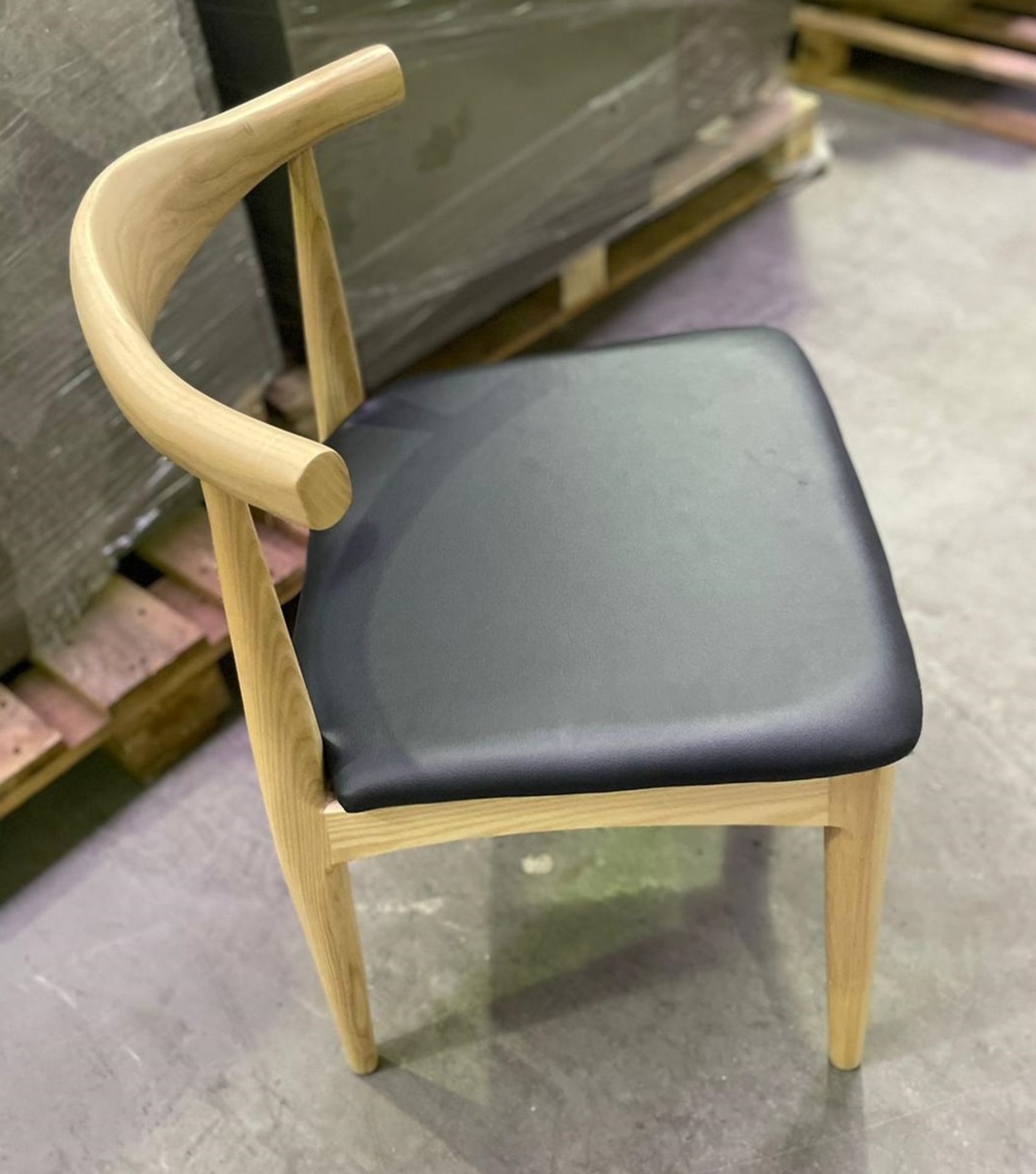 4 x Hans Wegner Inspired Elbow Chair - Solid Wood With Light Stain Ash Finish And Black Seat Pad - - Image 7 of 7