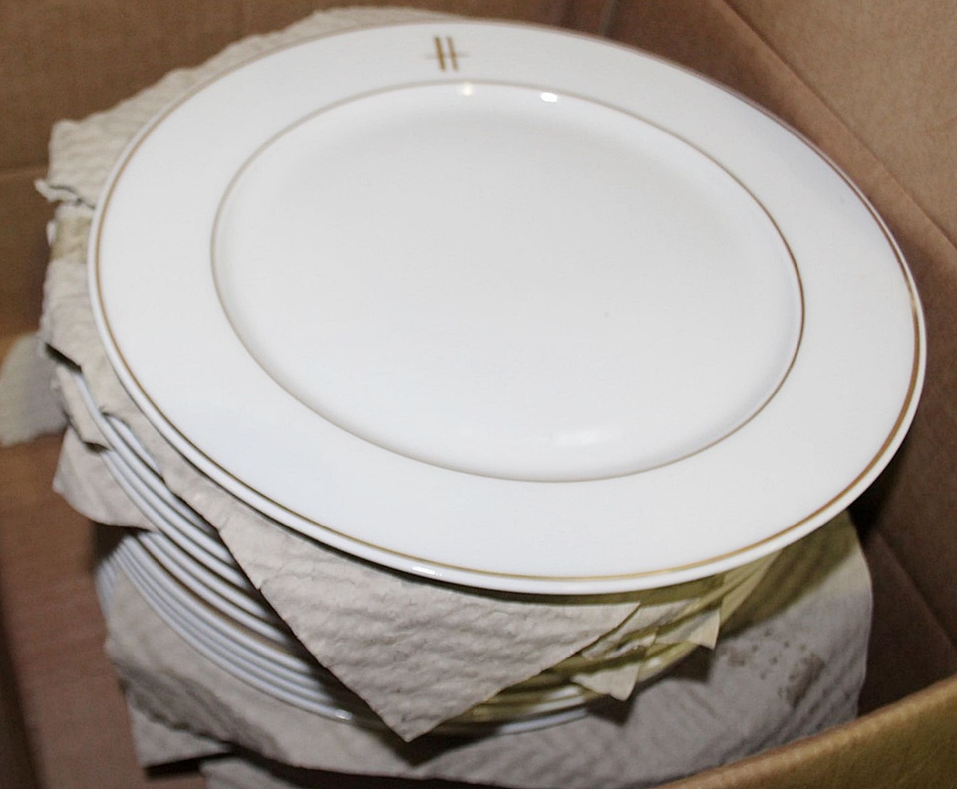 20 x PILLIVUYT Porcelain Small Dinner / Dessert Plates In White Featuring 'Famous Branding' - Image 3 of 4
