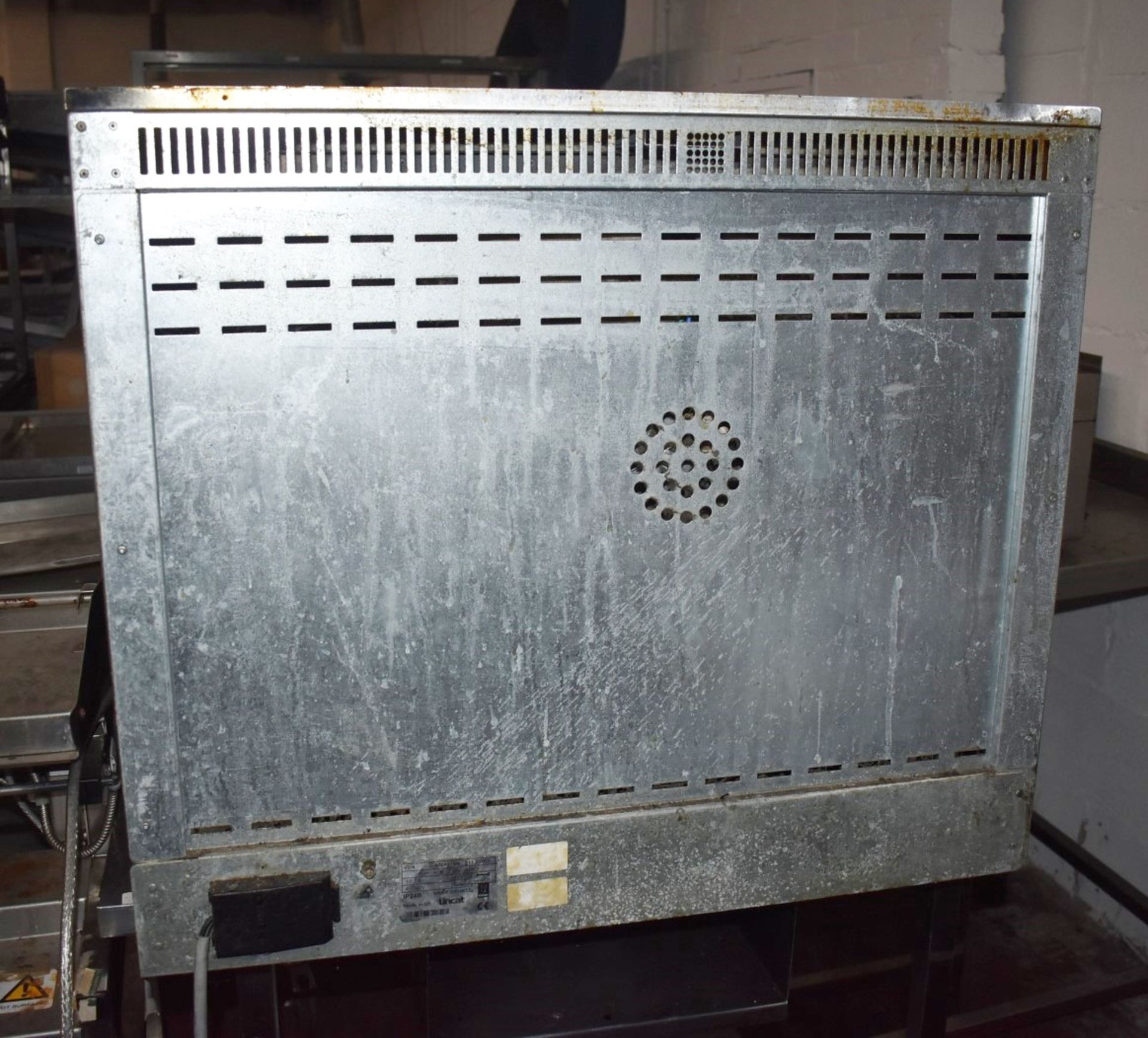 1 x Lincat Silverlink 600 Fan Assisted Electric Oven - Model V7/4 - 75cm Width - RRP £1,300 - - Image 3 of 8