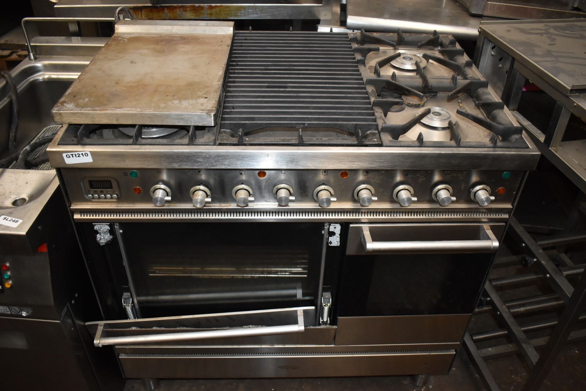 1 x Britainia 90cm Gas Range Cooker With Stainless Steel Finish and Accessories - Requires Attention - Image 2 of 10