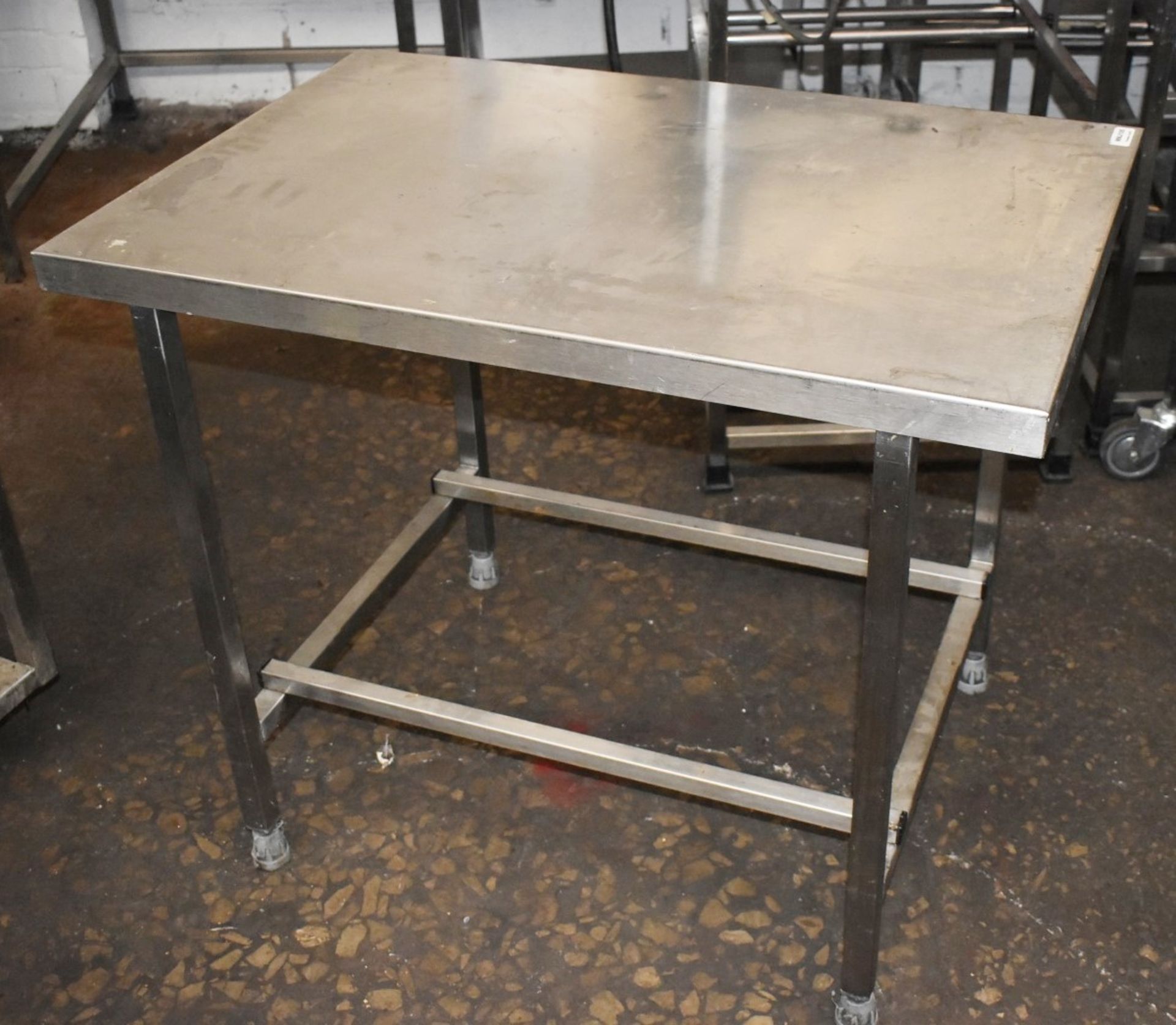 1 x Stainless Steel Prep Table - Size: H77 x W93 x D61 cms - CL675 - Ref: MMJ105 WH5 - Location: - Image 2 of 4