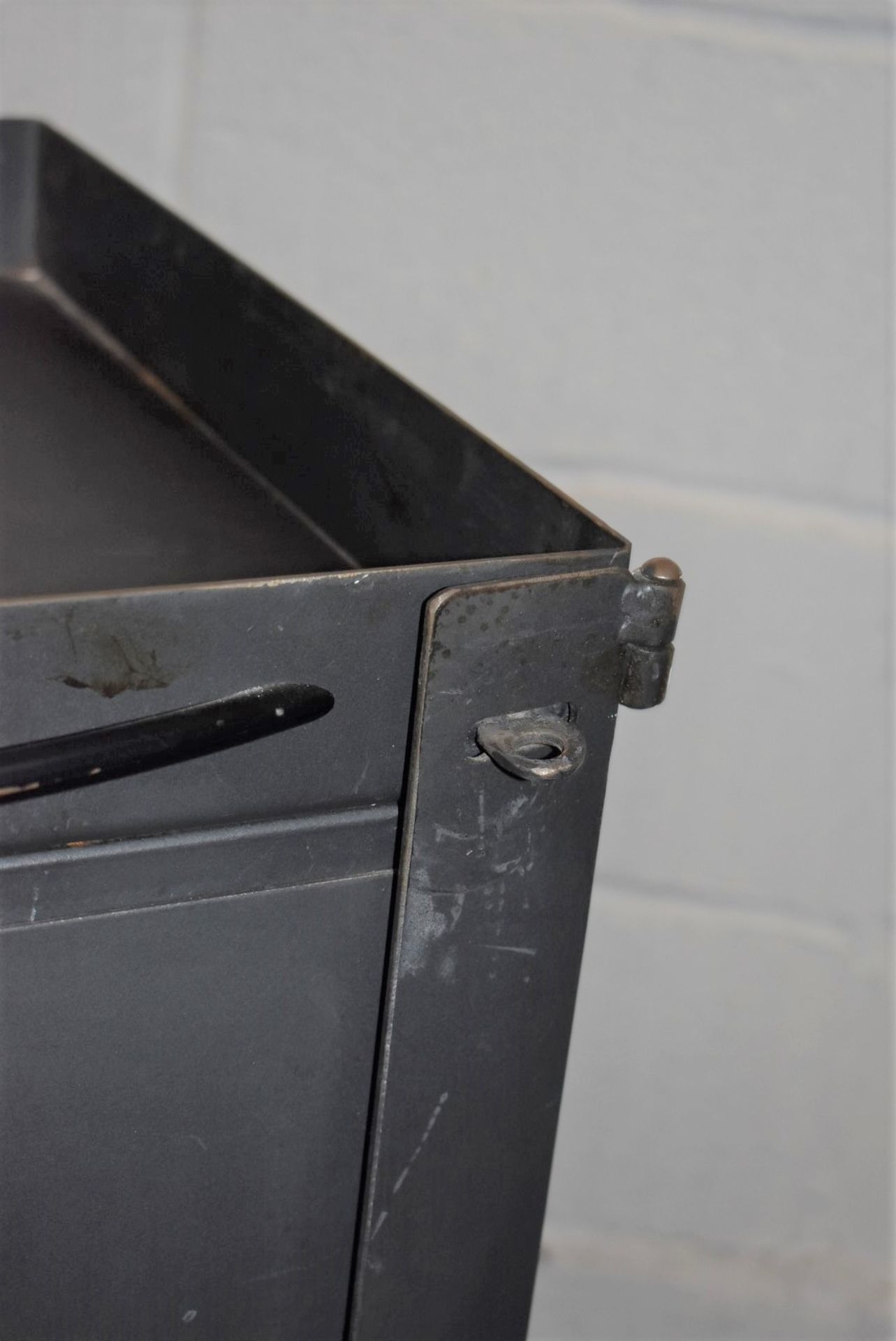 1 x Industrial Style Chest of Drawers With Full Metal Construction, Anti Theft Lock Bracket, 5 - Image 4 of 8