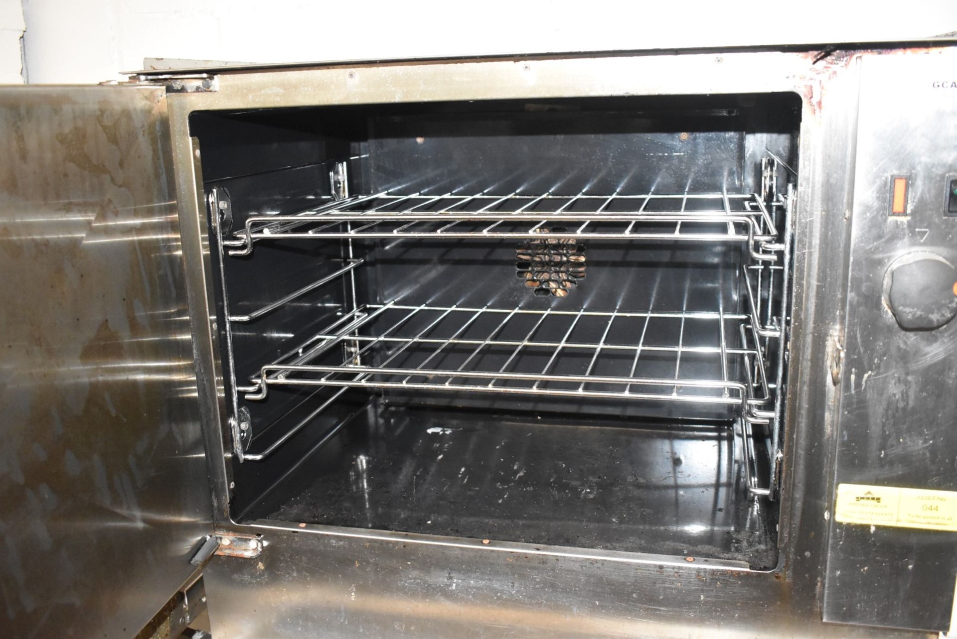 1 x Lincat Silverlink 600 Fan Assisted Electric Oven - Model V7/4 - 75cm Width - RRP £1,300 - - Image 6 of 8