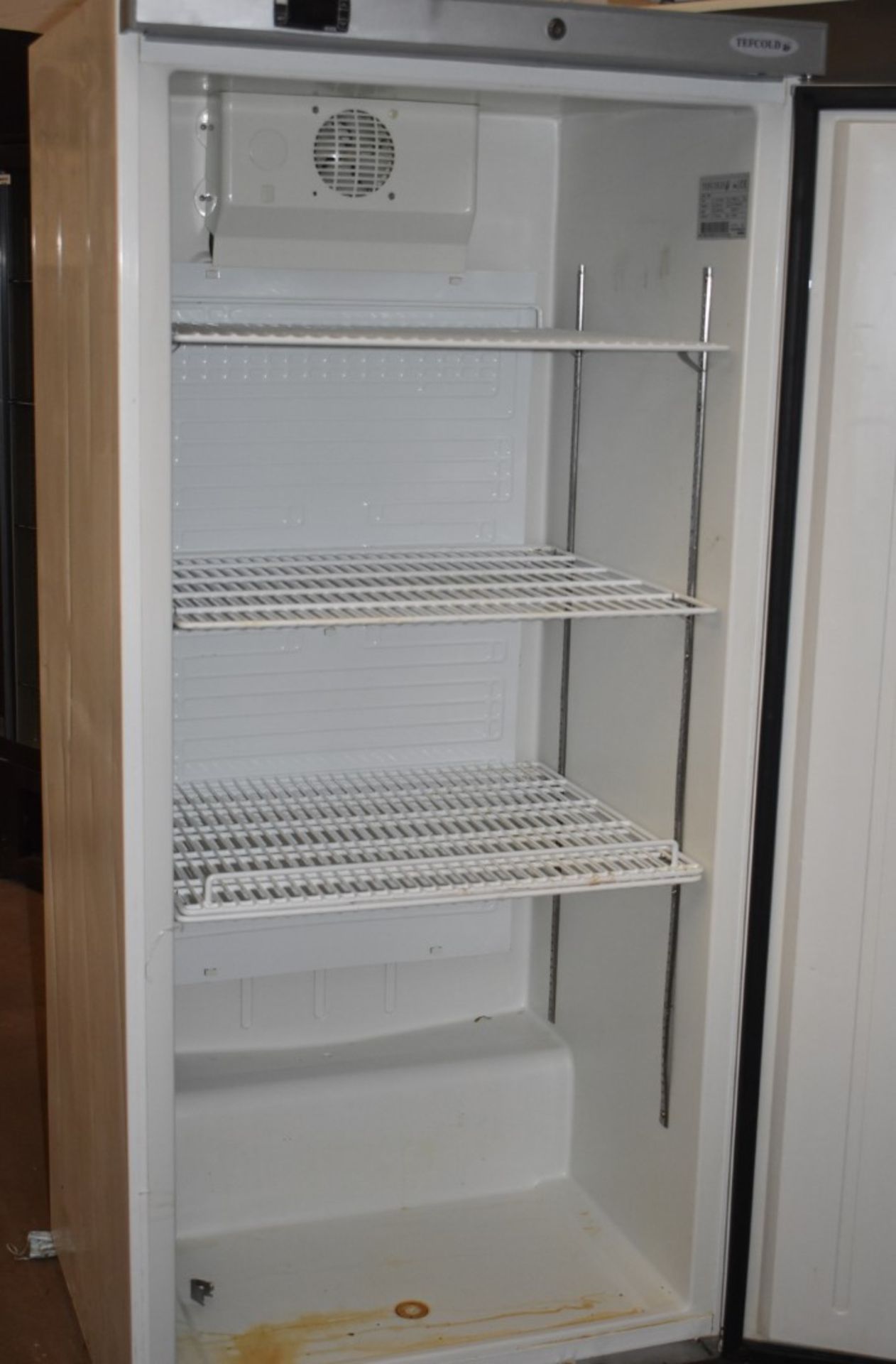 1 x Tefcold UR55 Upright Commercial Solid Door Refrigerator - Size: H172 x W77.7 x D72cms - Ref: - Image 7 of 8