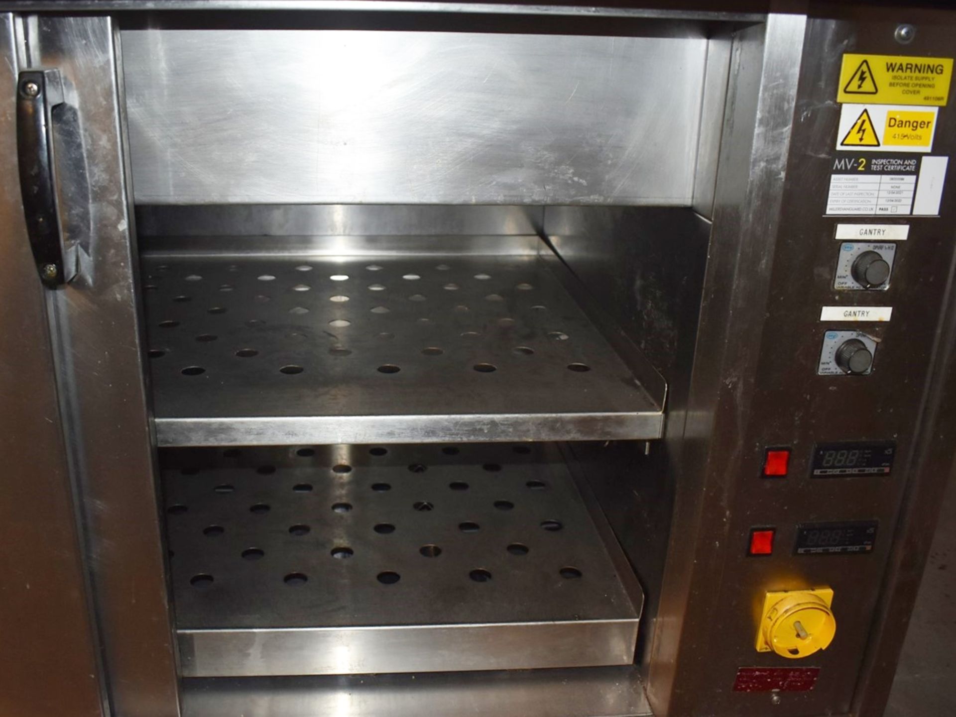1 x Baine Marie Food Warming Island With Passthrough Plate Warmers, Hot Cupboard and 10 Gastro - Image 2 of 22