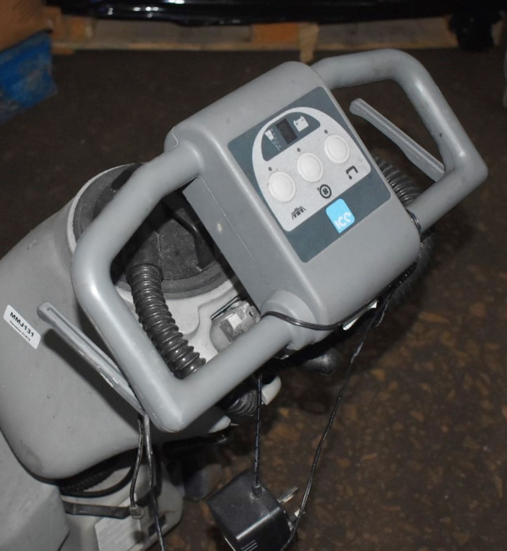 1 x Ice Scrub 35D Compact Floor Scrubber - Recently Removed From a Supermarket Environment - CL675 - - Image 4 of 9