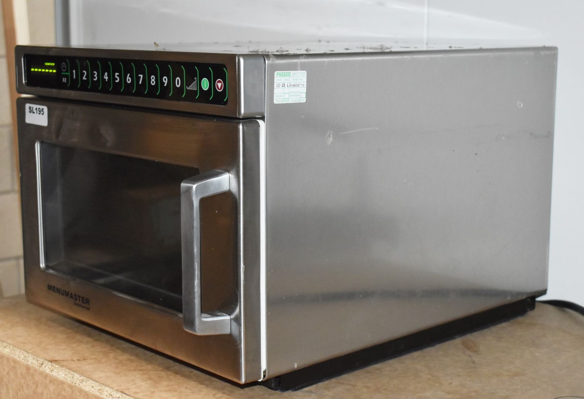 1 x Menumaster Commercial Microwave Oven - Model DEC14E2U - 1.4kW, 13A, 17Ltr - 2018 Model - - Image 8 of 12
