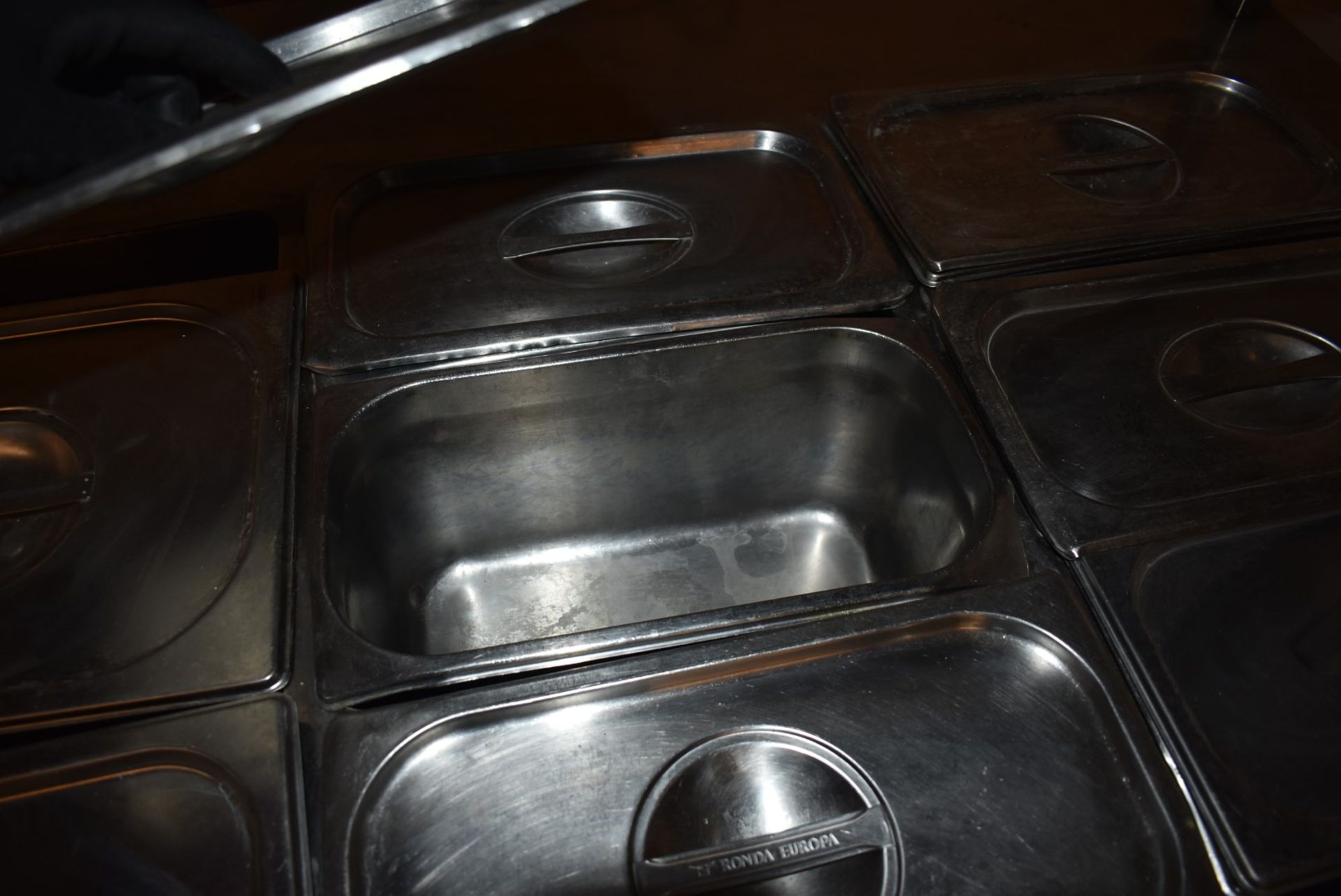 1 x Baine Marie Food Warming Island With Passthrough Plate Warmers, Hot Cupboard and 10 Gastro - Image 4 of 22