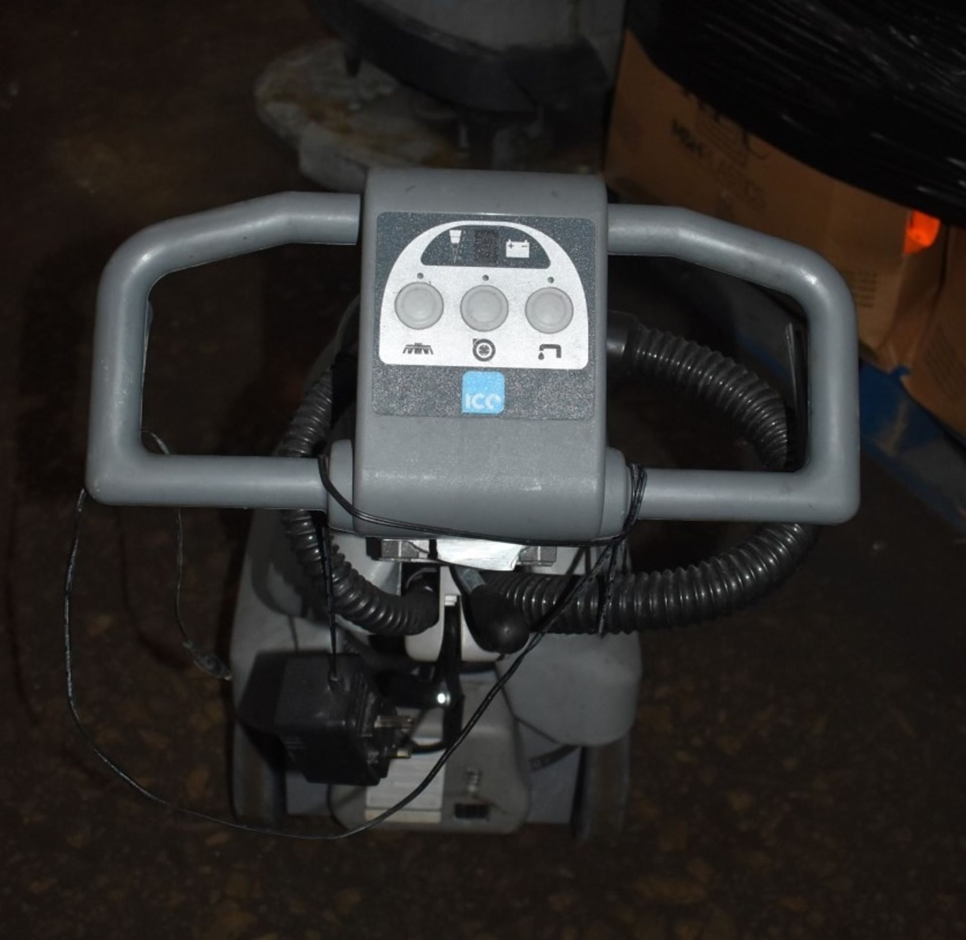 1 x Ice Scrub 35D Compact Floor Scrubber - Recently Removed From a Supermarket Environment - CL675 - - Image 9 of 9