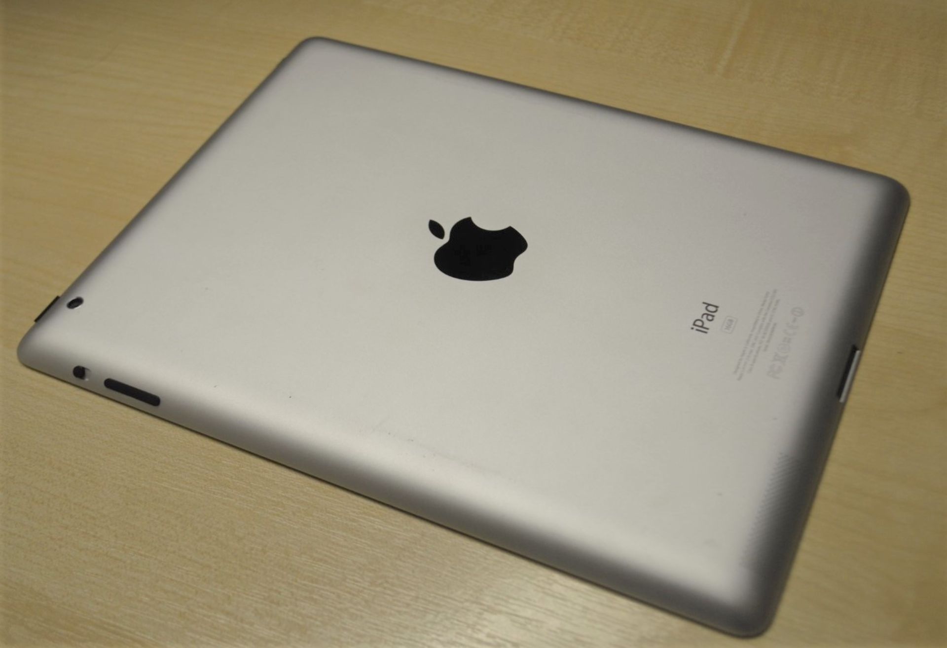 1 x Apple iPad 2 9.7 Inch Screen 16gb - Ref: MPC823 - CL011 - Location: Altrincham WA14 - Image 3 of 5
