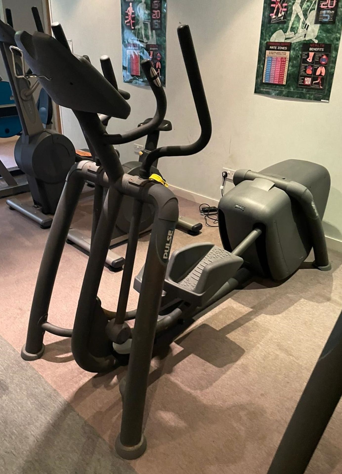 1 x Pulse Fitness Cross Trainer Extreme