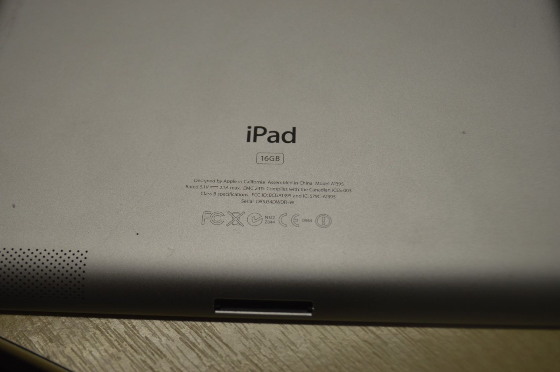 1 x Apple iPad 2 9.7 Inch Screen 16gb - Ref: MPC823 - CL011 - Location: Altrincham WA14 - Image 2 of 5
