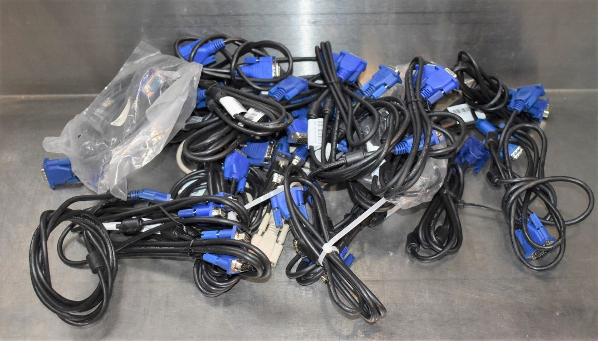 21 x VGA to VGA Monitor Cables - Ref: MPC844 - CL678 - Location: Altrincham WA14This lot is part