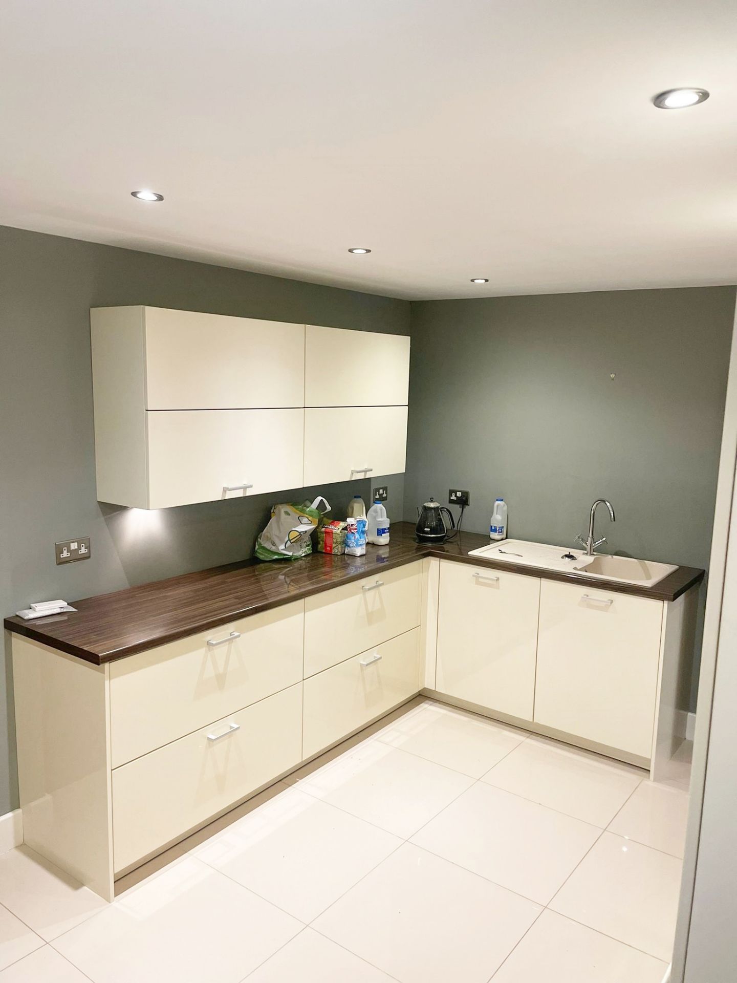 1 x Contemporary ALNO Fitted Kitchen With Branded  Appliances Created By Award Winning Kitchen - Image 85 of 89