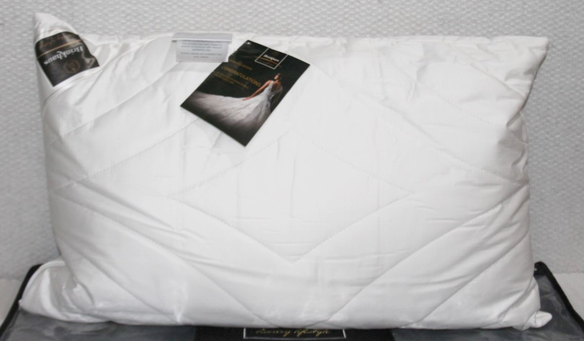 1 x BRINKHAUS 'Climasoft Outlast' Luxury Pillow (Medium Firmness) - Dimensions: 50cm x 75cm - - Image 3 of 9