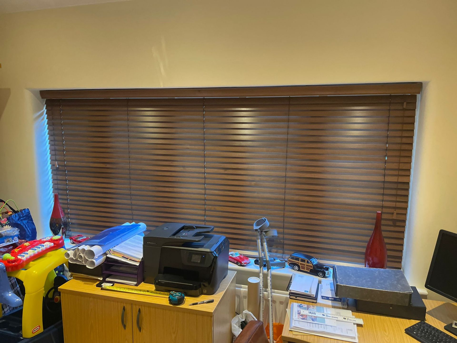 1 x Set Of Wooden Slatted Blinds - Dimensions: 126(h) x 280(w) cm - Exclusive Property In Hale Barns - Image 4 of 4