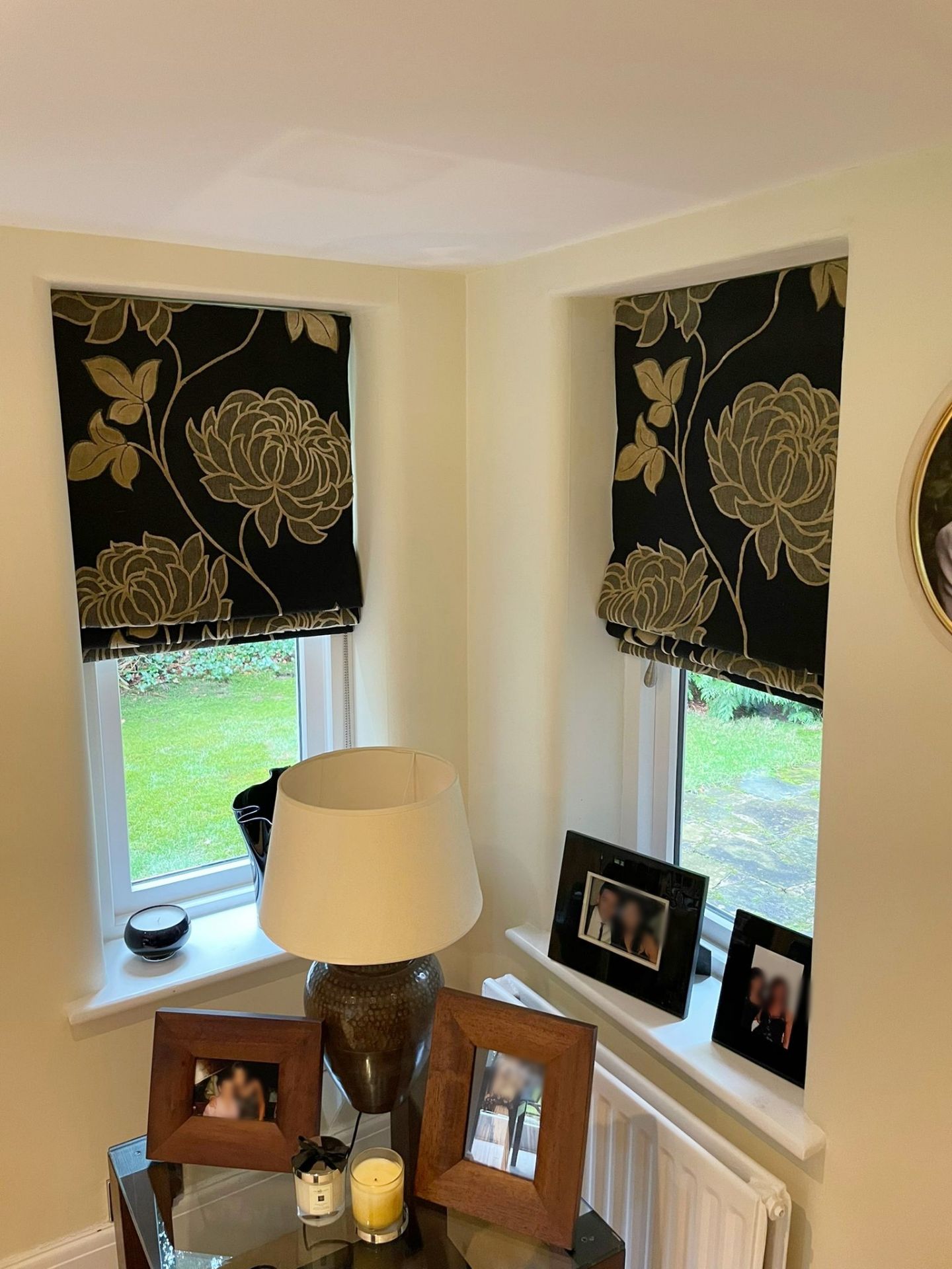 Pair Of Bespoke Fitted Lined Curtains With Matching Box Pelmet And 2 x Blinds - No VAT On HAMMER - Image 5 of 9