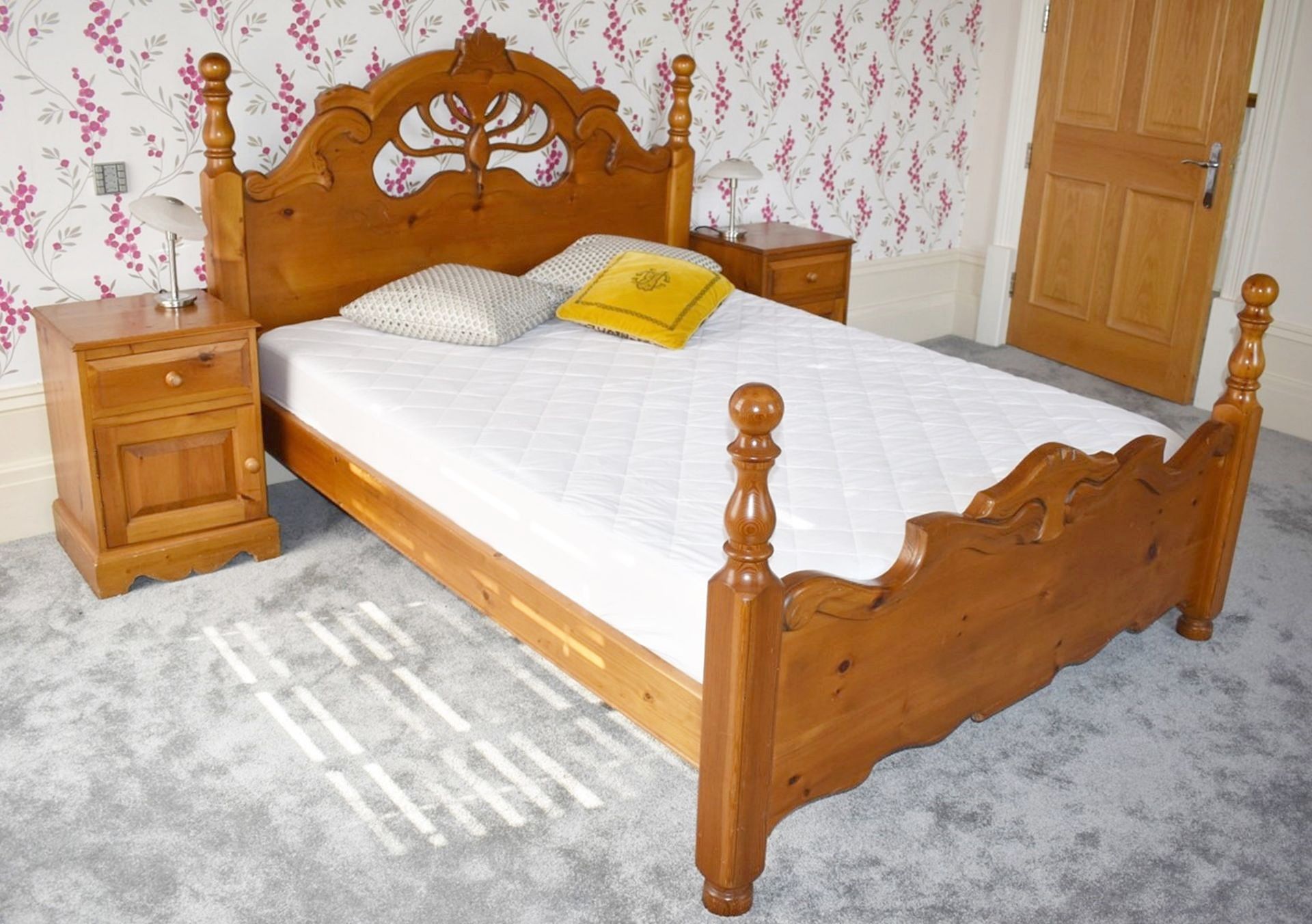 1 x Country Farmhouse Solid Pine Kingsize Bed Frame Featuring An Ornate Headboard & Footboard - NO - Image 4 of 7