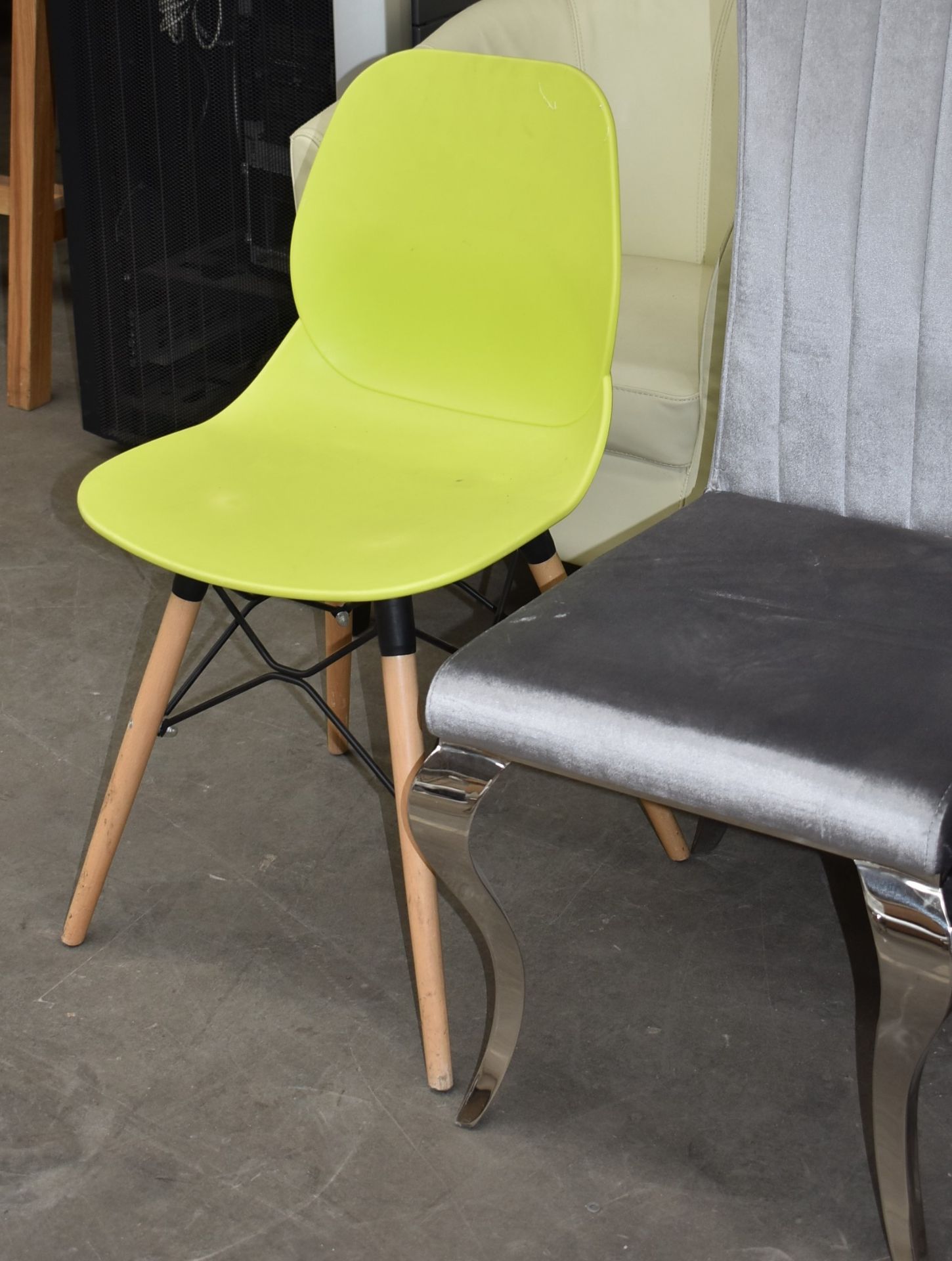 Job Lot Four Various Dining Chairs - CL011 - Ref GTI228 WH4 - Location: Altrincham WA14 - Image 4 of 4