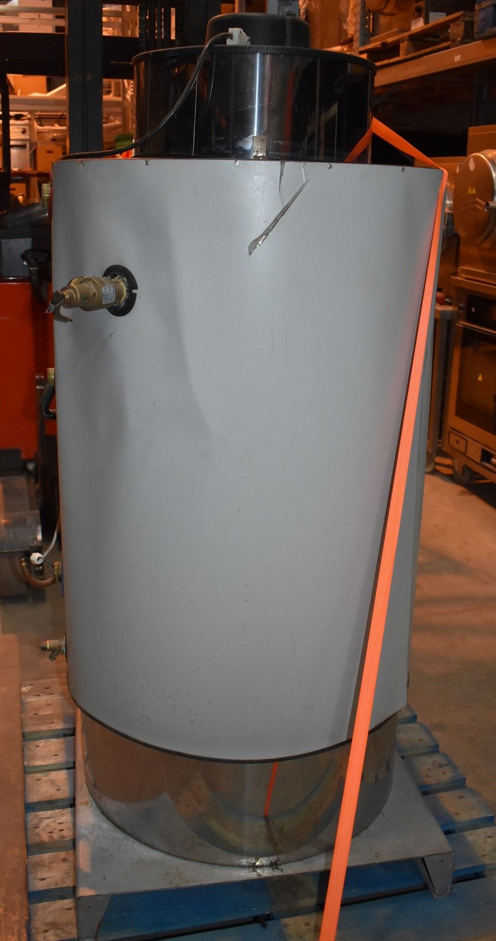 1 x Lochinvar High Efficiency Gas Fired 220L Storage Water Heater - Model LBF-220 - Ref: WH2-145 H5D - Image 5 of 14